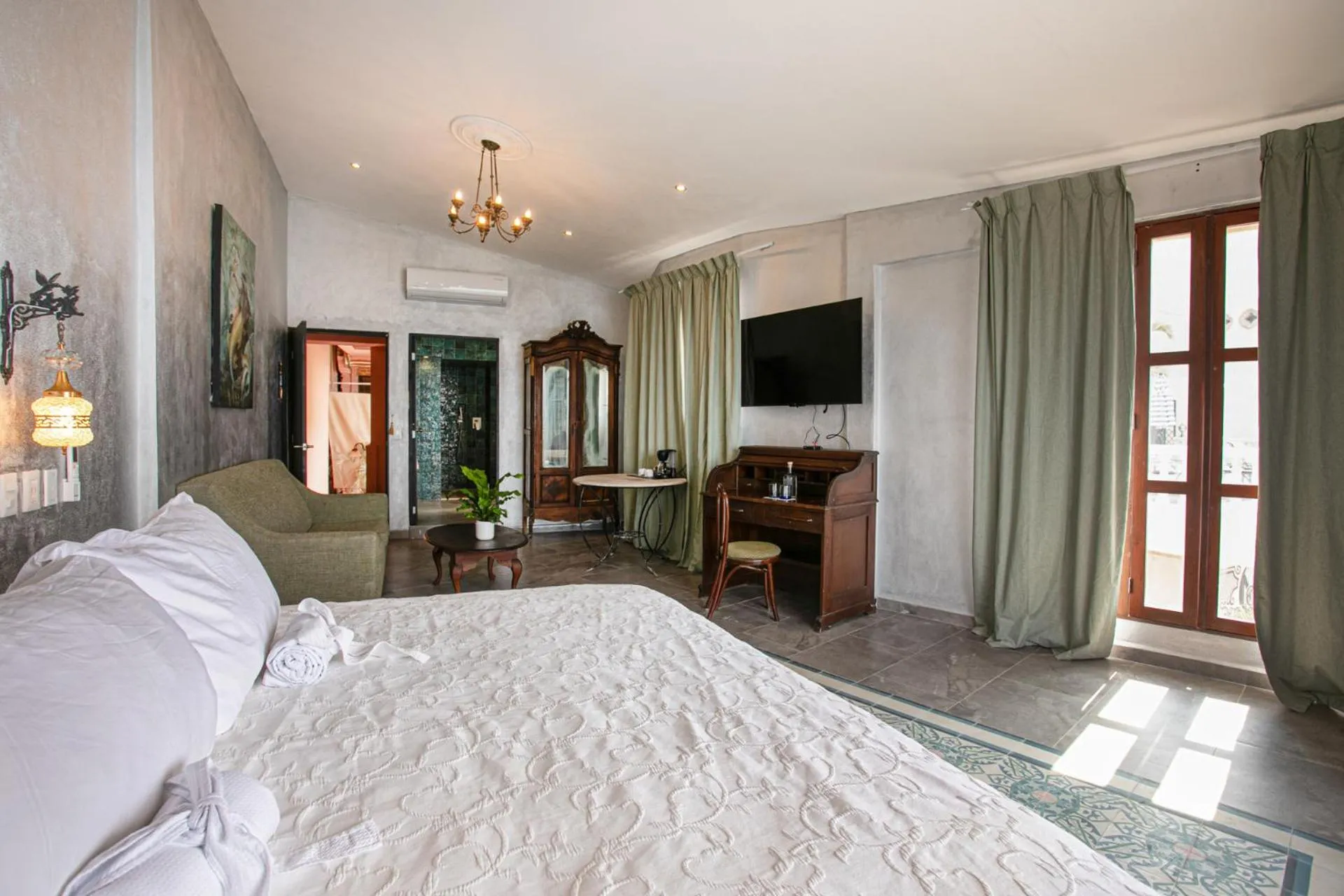 Bed in Quinta Maria Cortez Beach Hotel