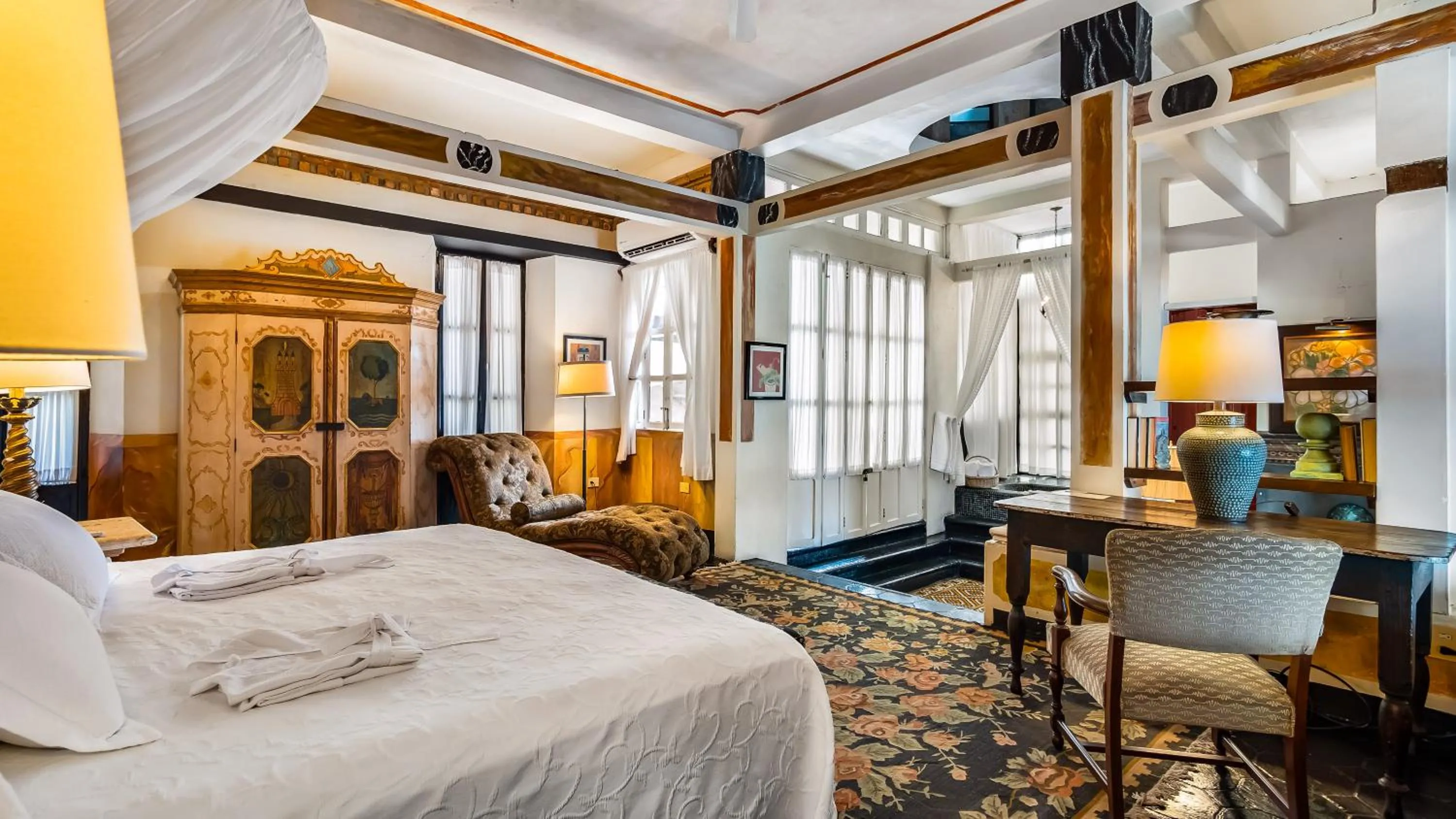 Bed in Quinta Maria Cortez Beach Hotel