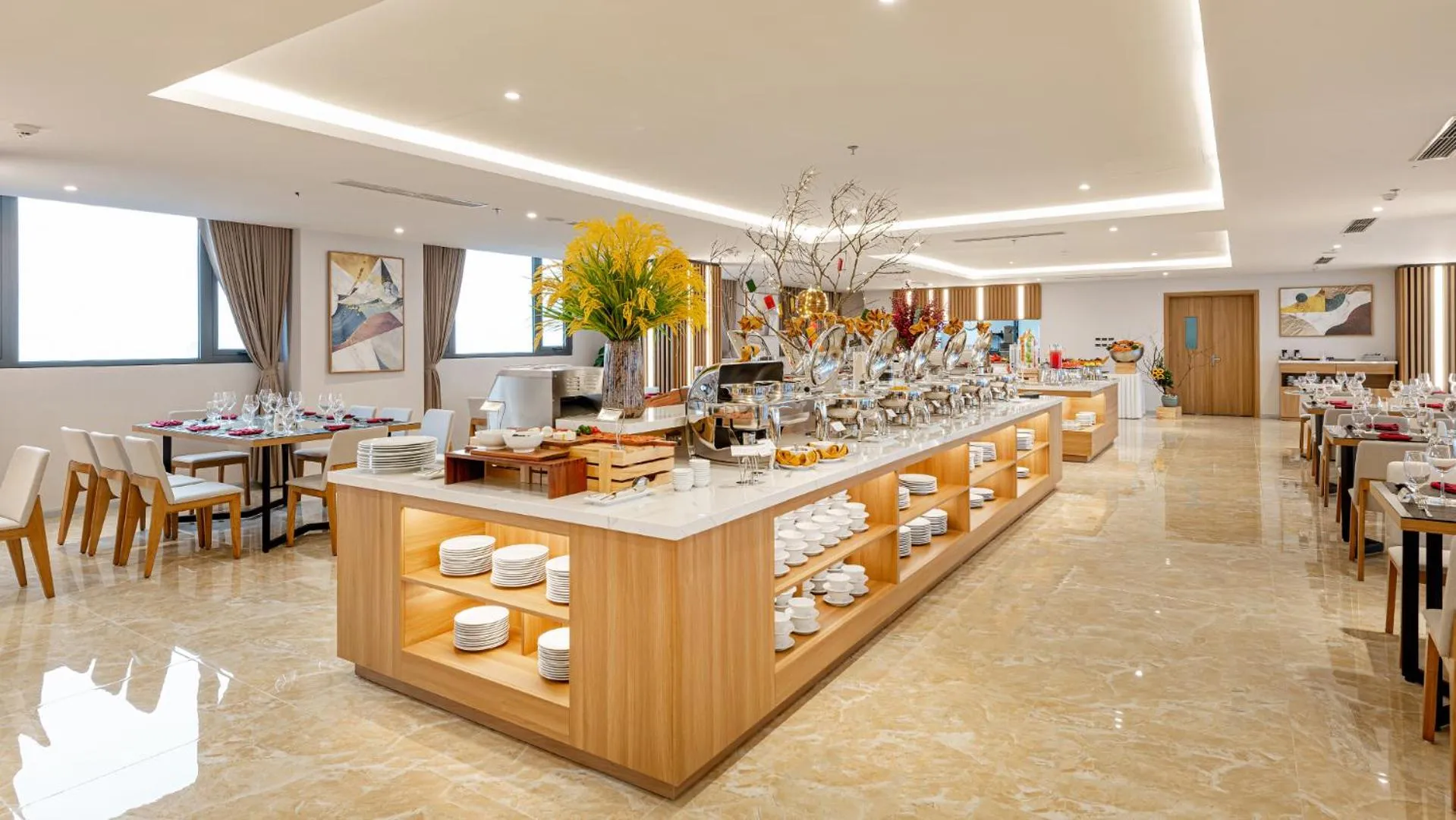 Restaurant/places to eat in Selegend Hotel Thái Bình