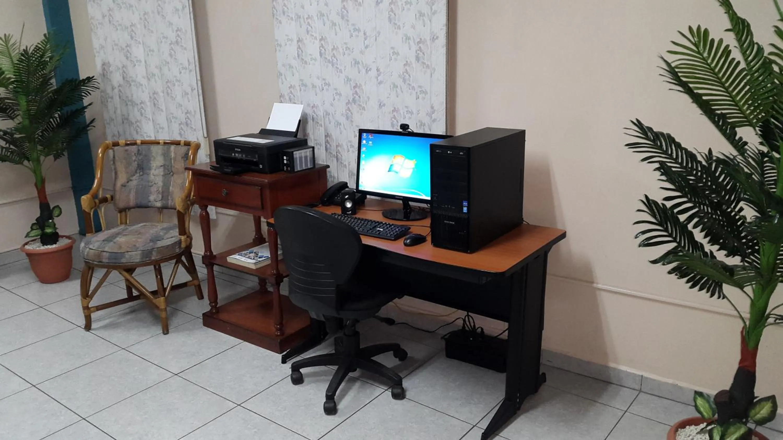 Business facilities in Hotel Alcala