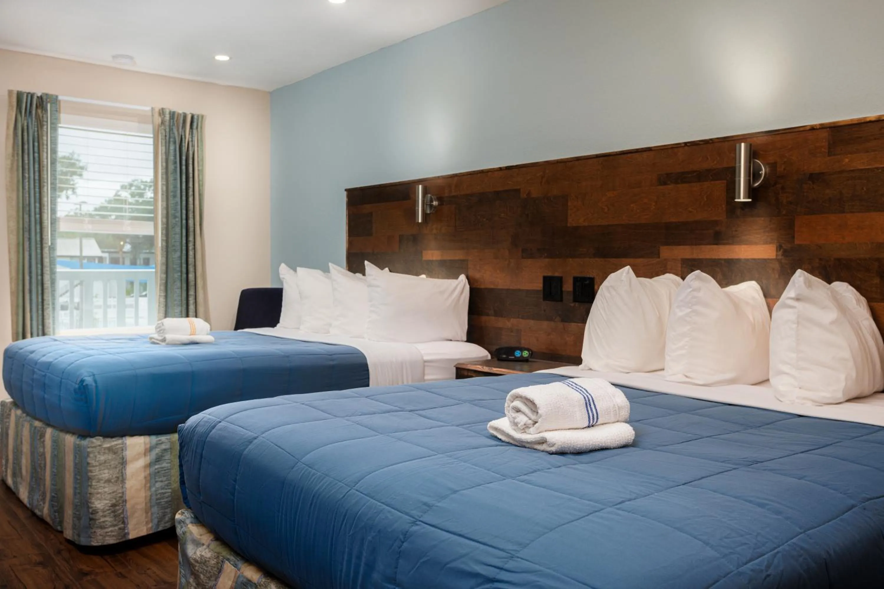 Bed in Southern Oaks Inn - Saint Augustine
