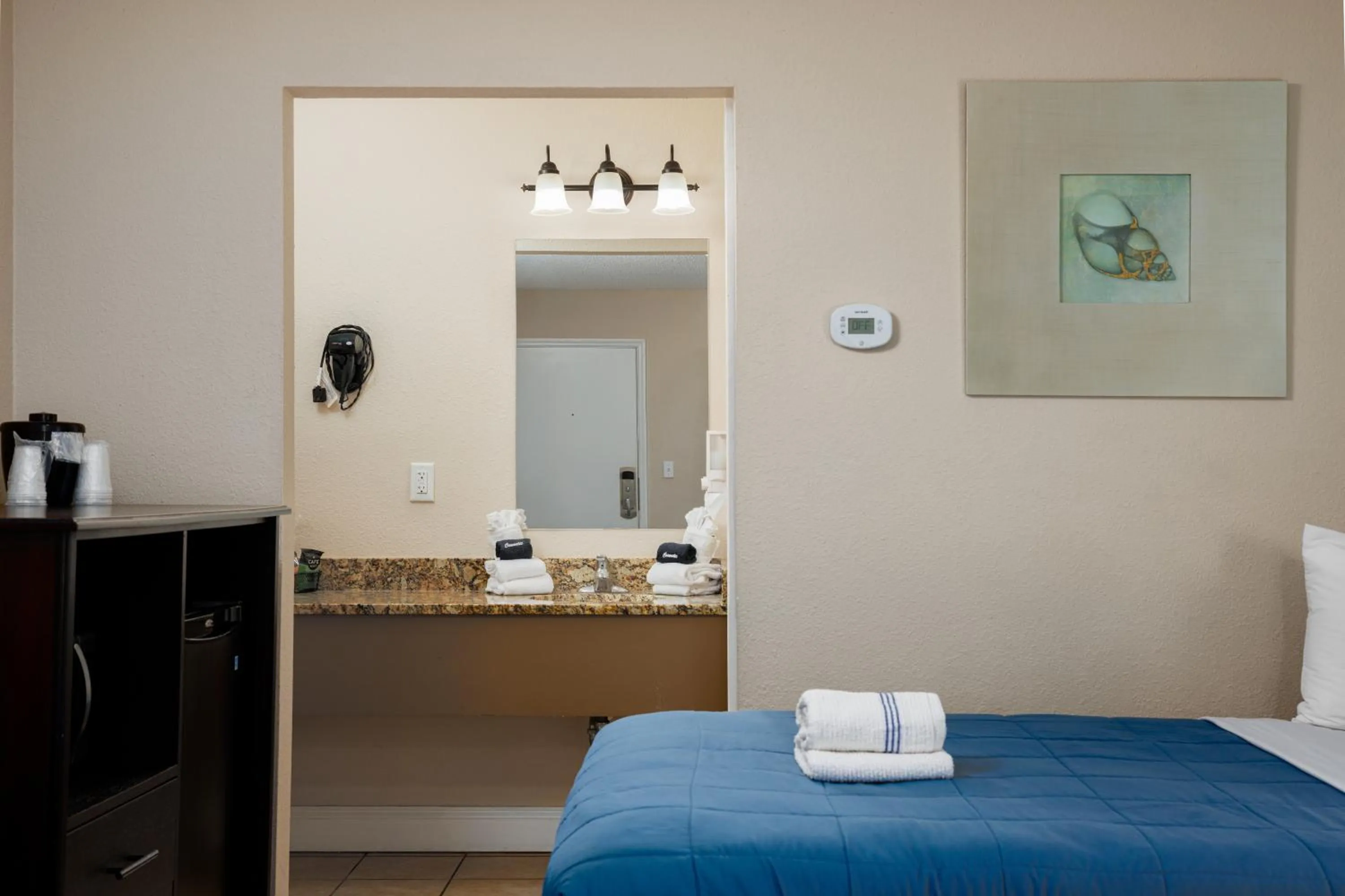 Bed in Southern Oaks Inn - Saint Augustine