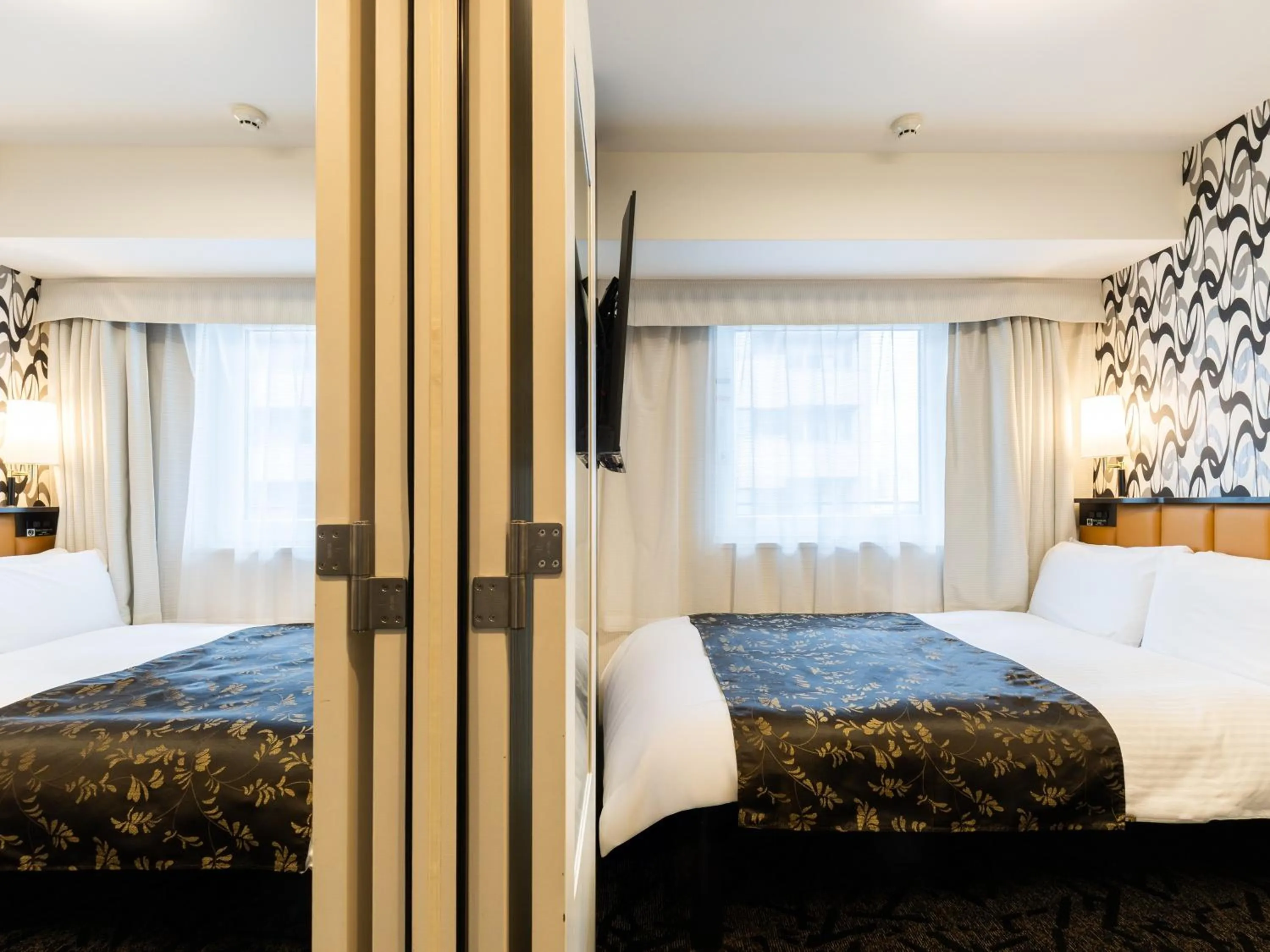 Photo of the whole room, Bed in APA Hotel Shin Osaka Minamikata Ekimae