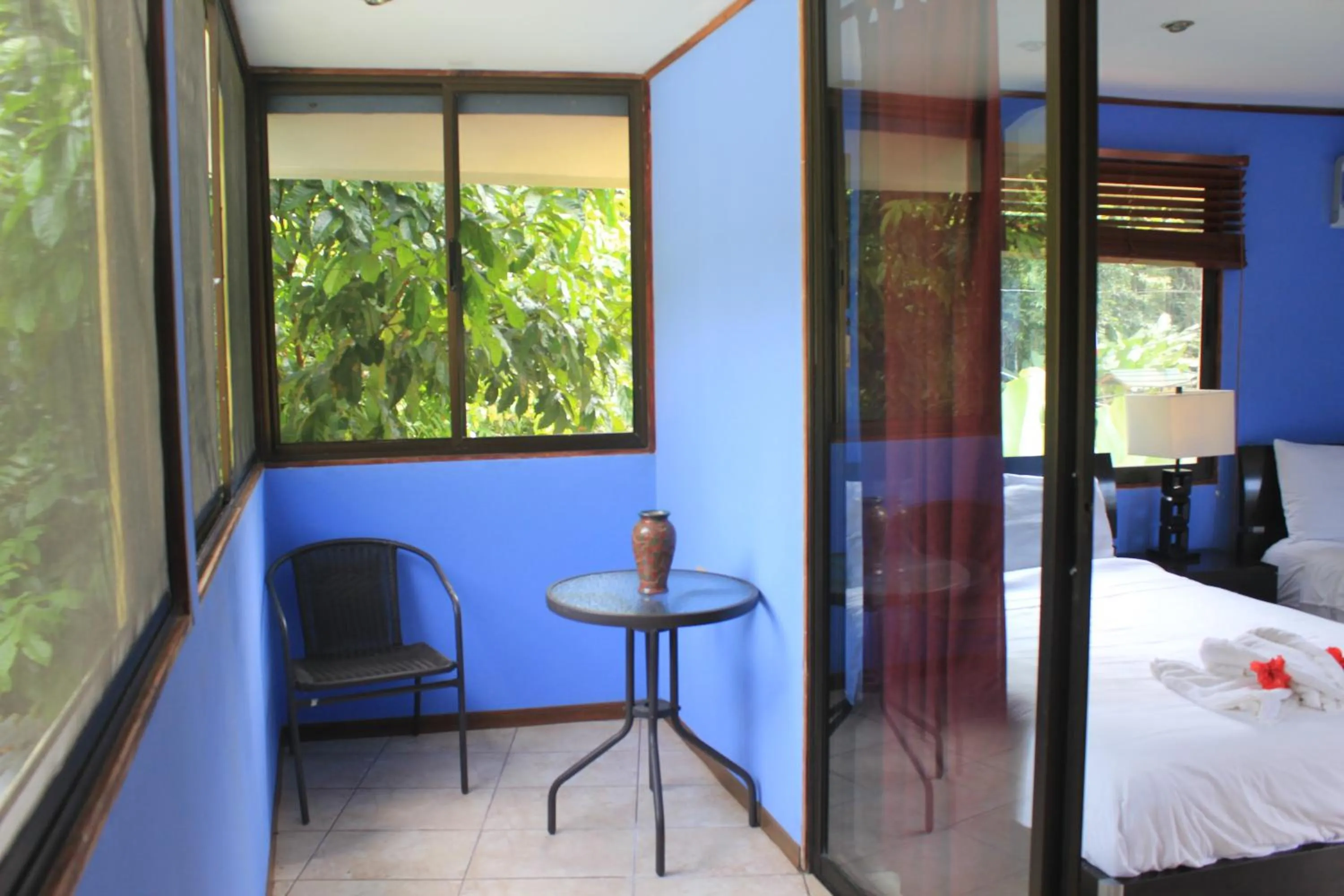Balcony/Terrace, Bed in La Posada Jungle Hotel