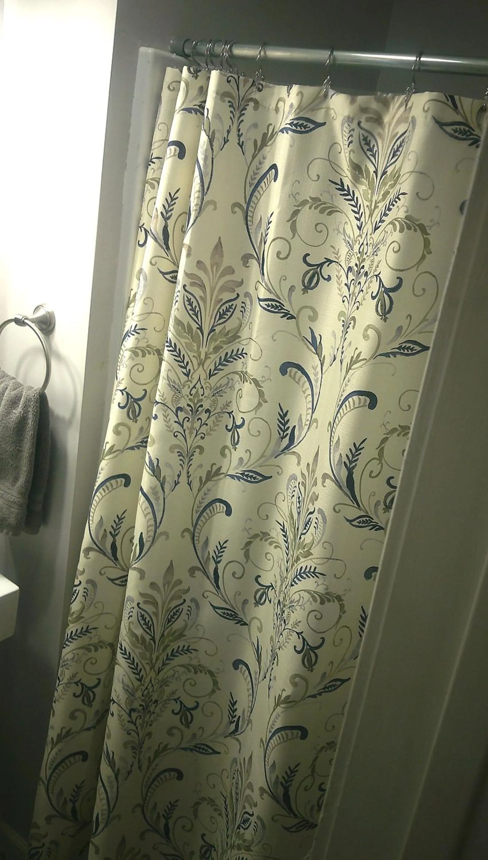 Bathroom in Lil Black Bear Inn