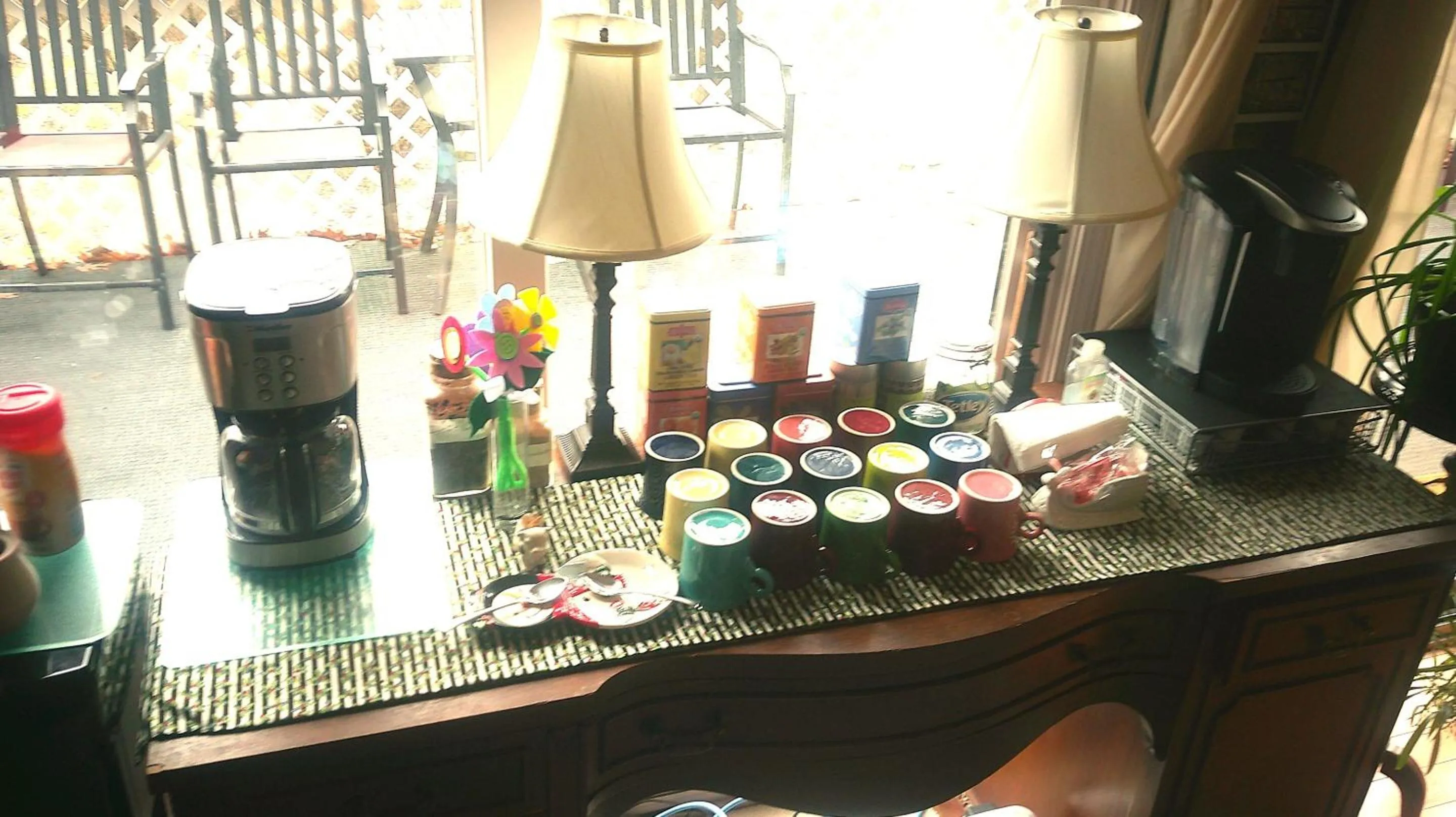 Dining area in Lil Black Bear Inn