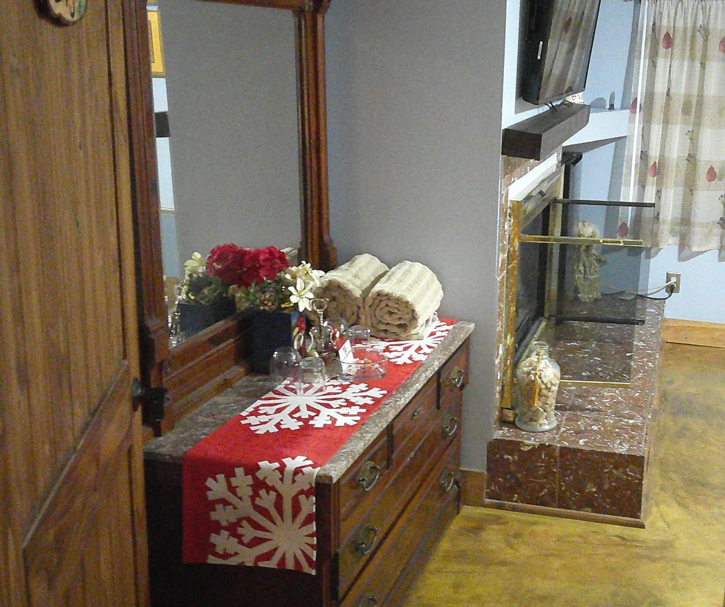 Bedroom in Lil Black Bear Inn