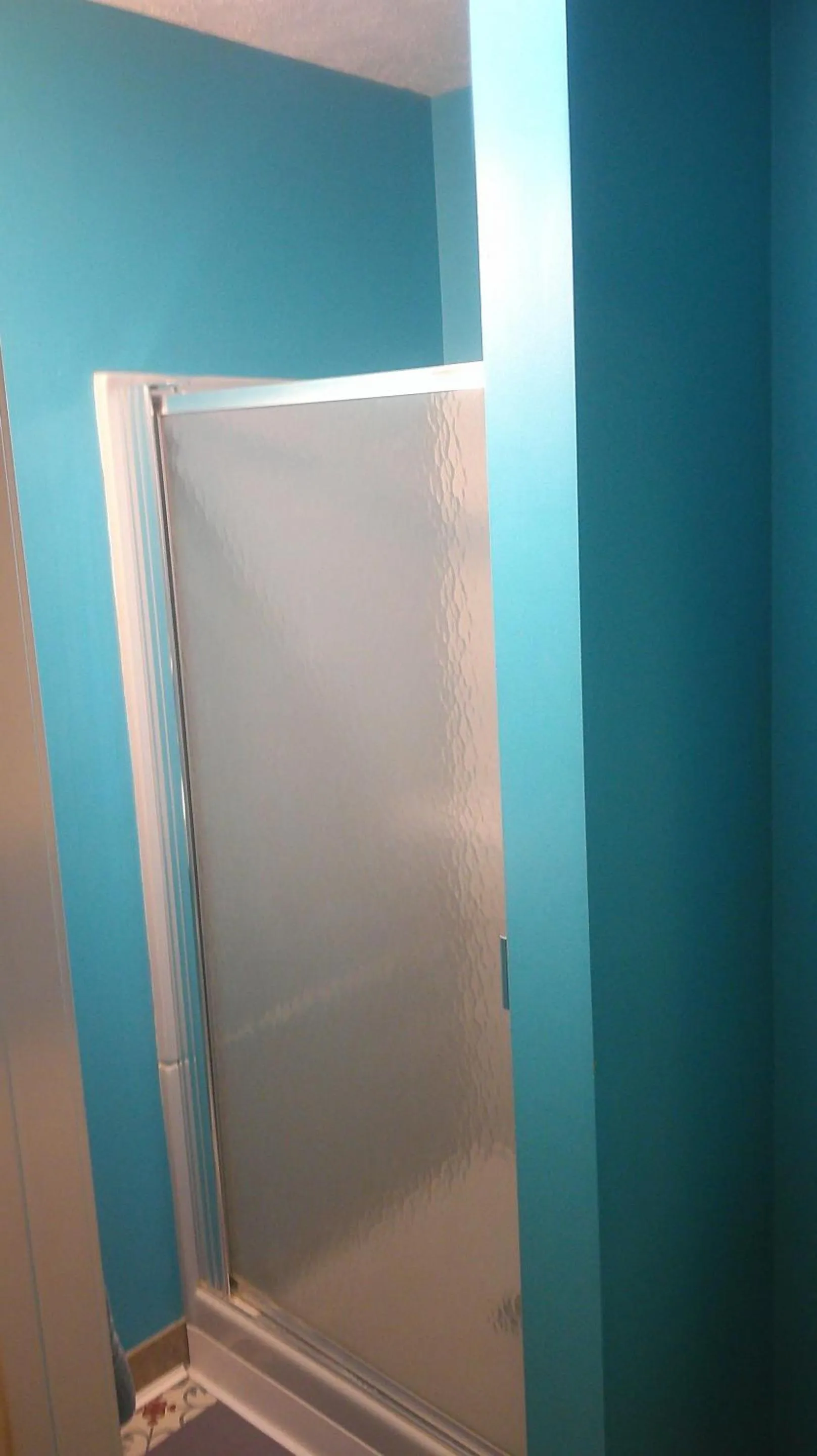 Bathroom in Lil Black Bear Inn