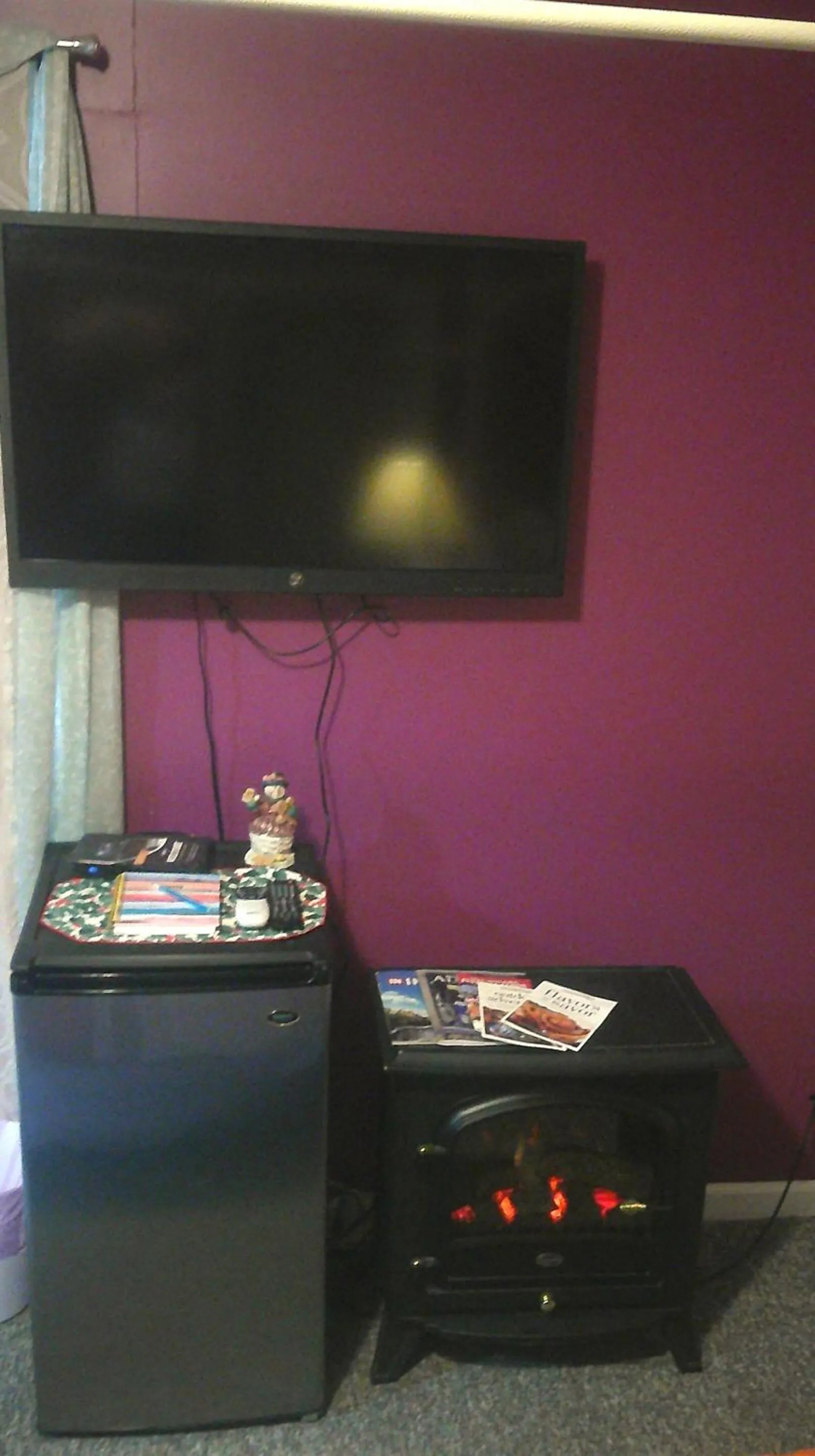 Bedroom in Lil Black Bear Inn