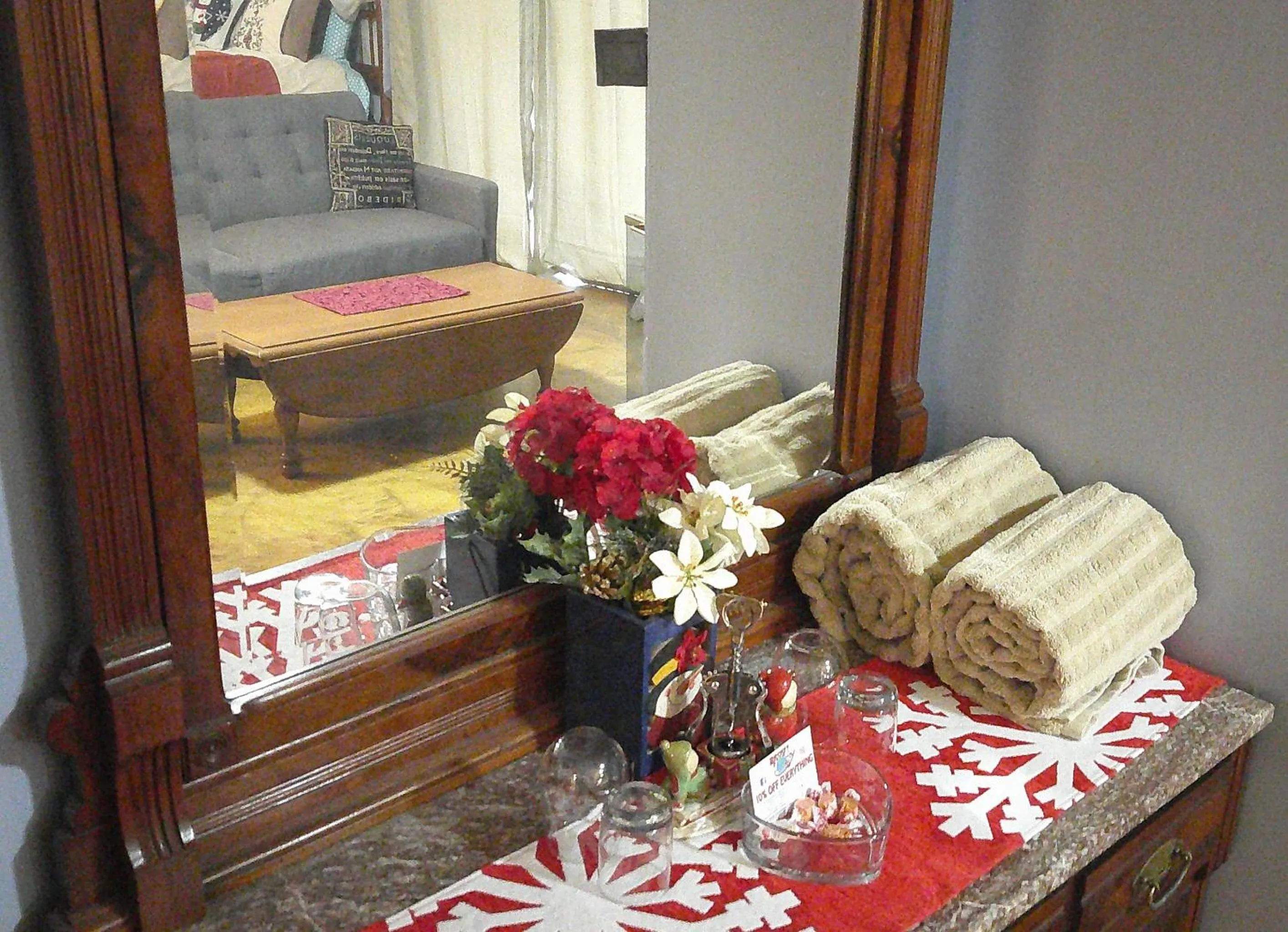 Bedroom in Lil Black Bear Inn