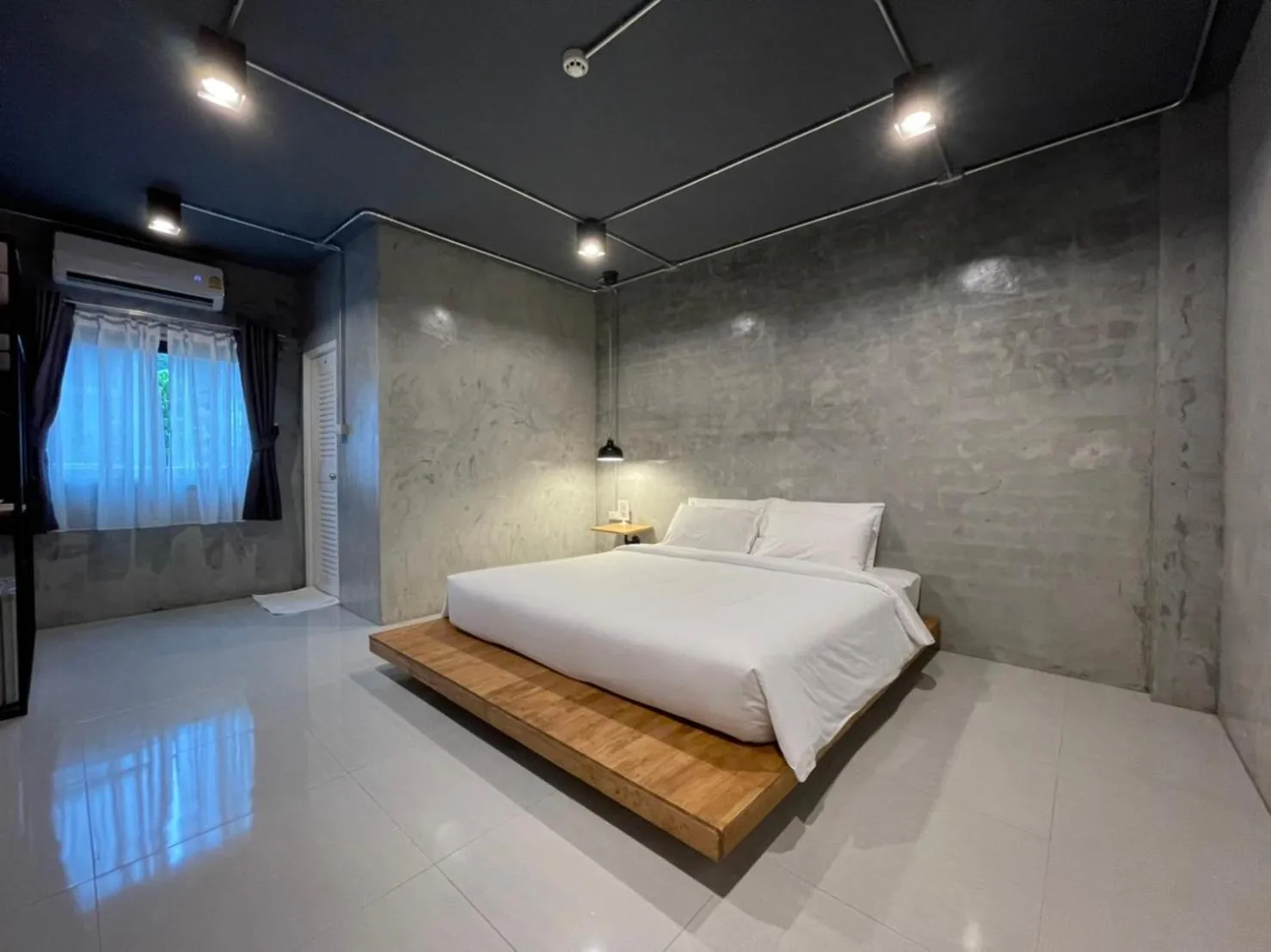 Photo of the whole room, Bed in Loft Space Hotel