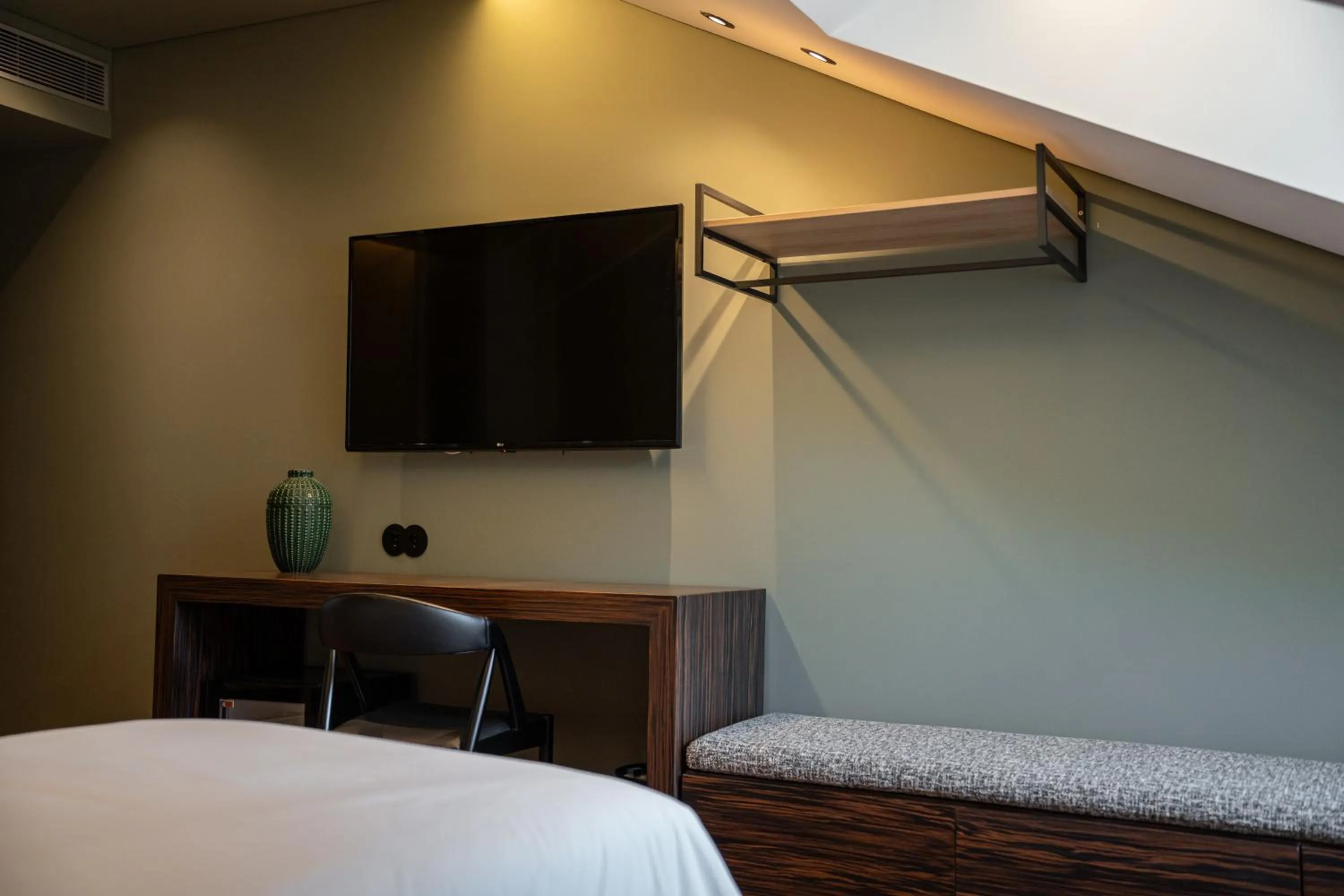 Bed in Santo Thyrso Hotel