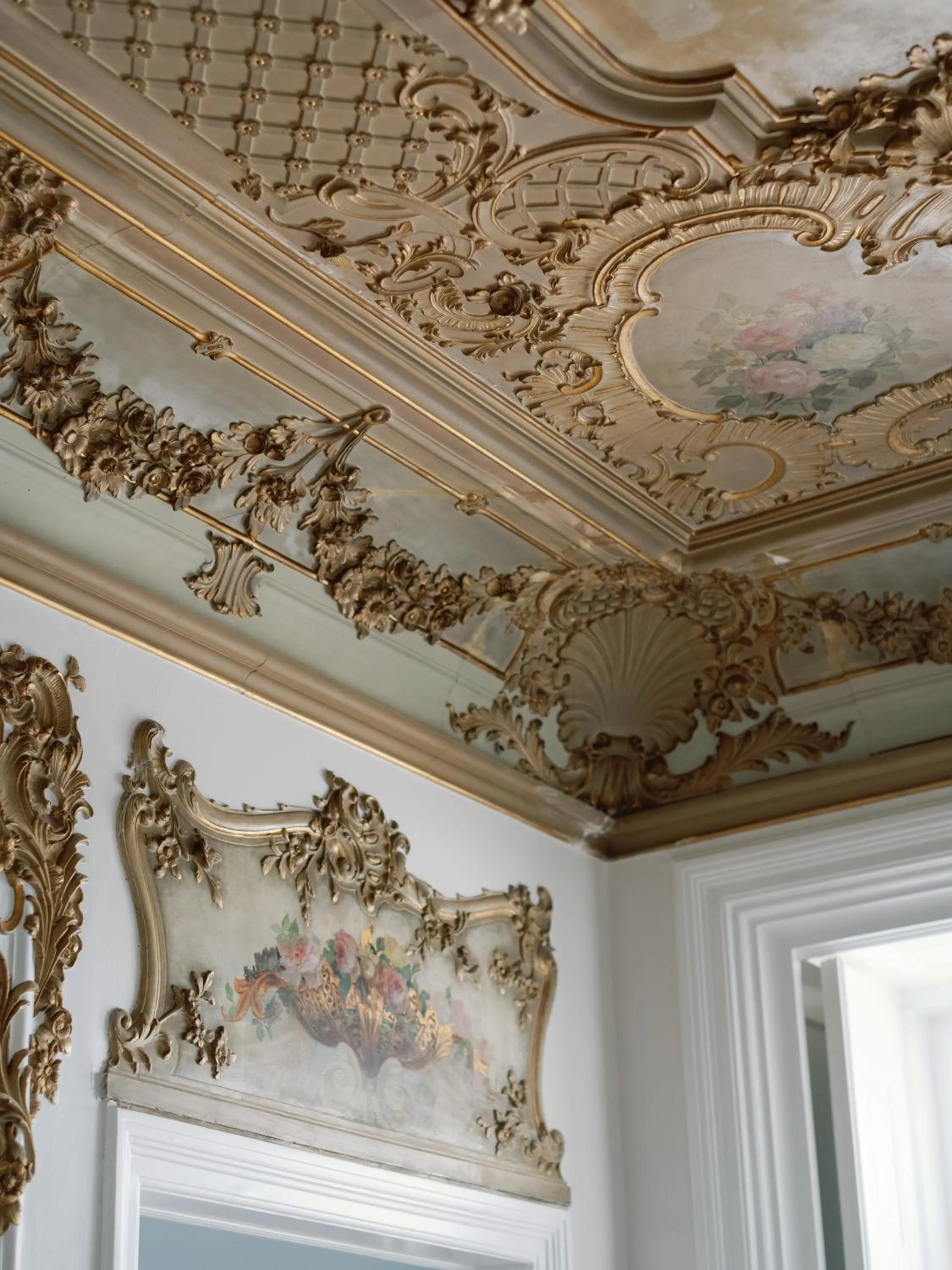 Decorative detail in Palácio do Visconde - The Coffee Experience