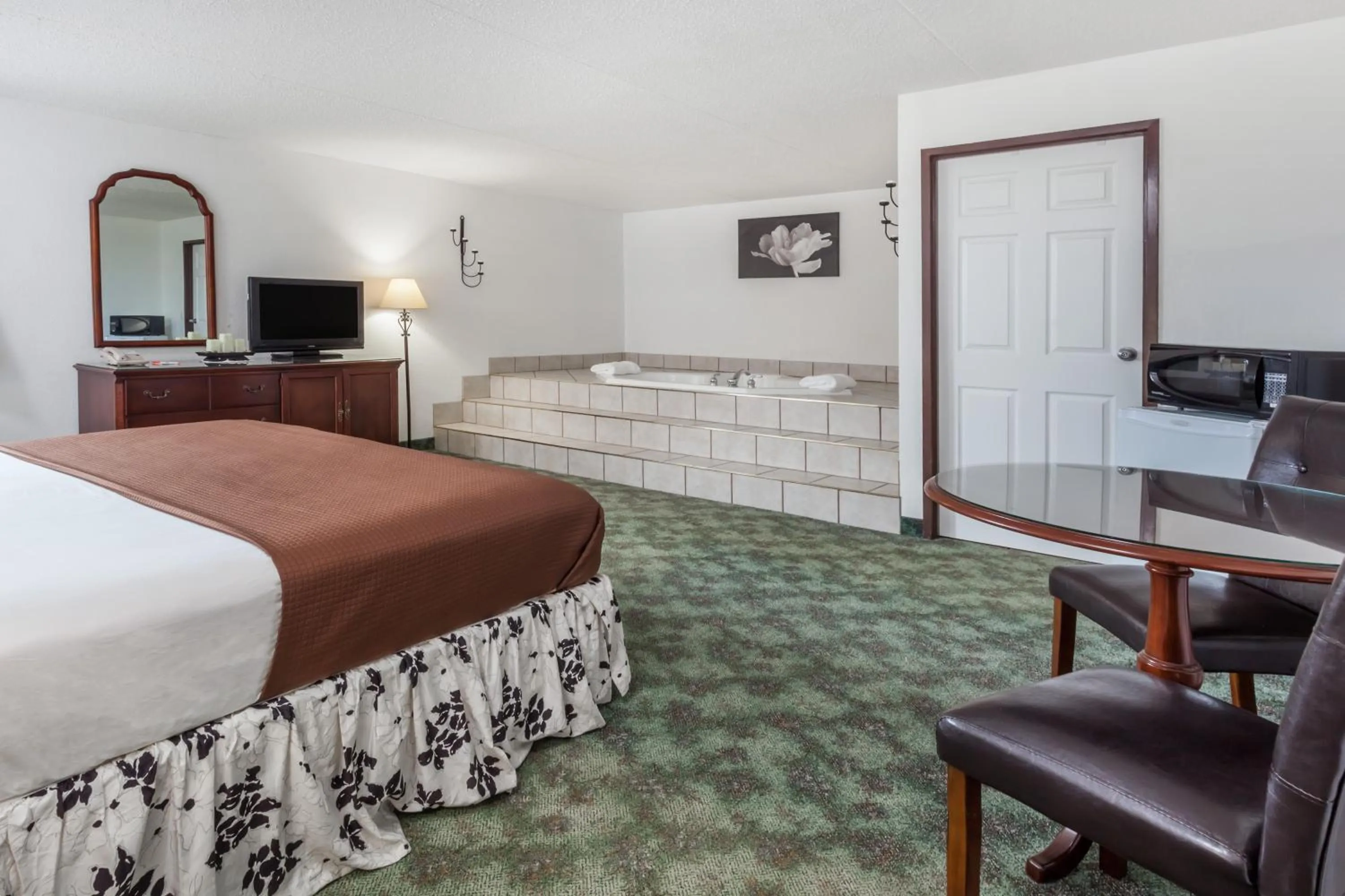 Howard Johnson by Wyndham Melville