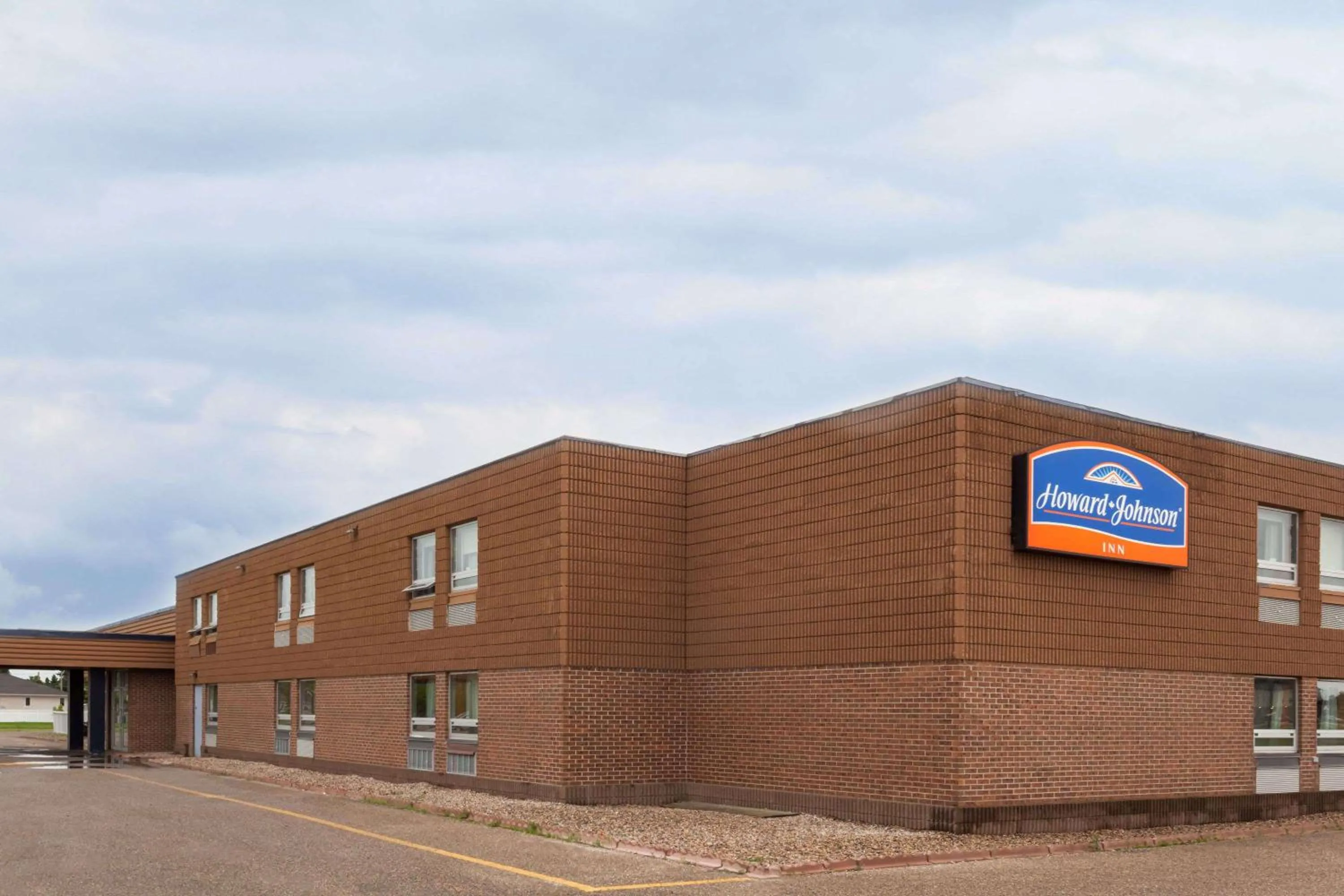 Property building in Howard Johnson by Wyndham Melville