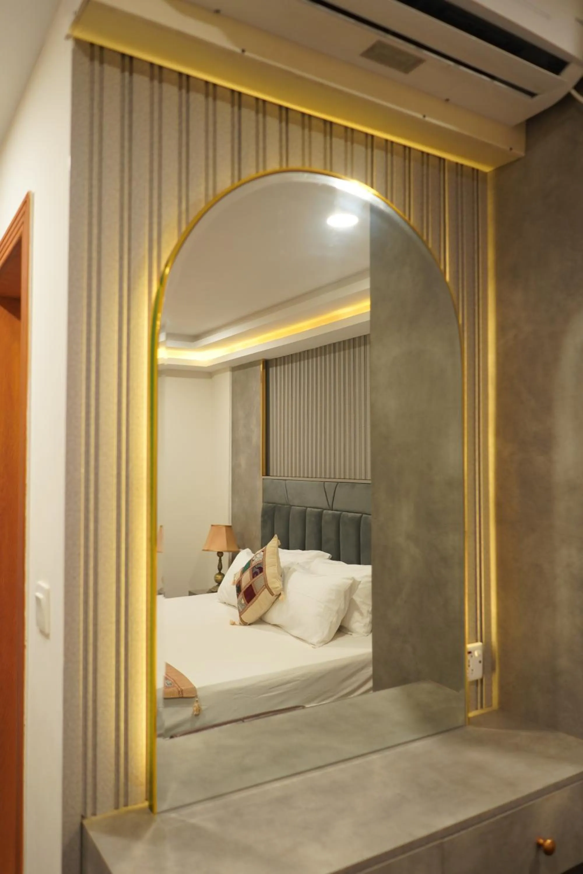 Seating area, Bed in Hotel de Papae