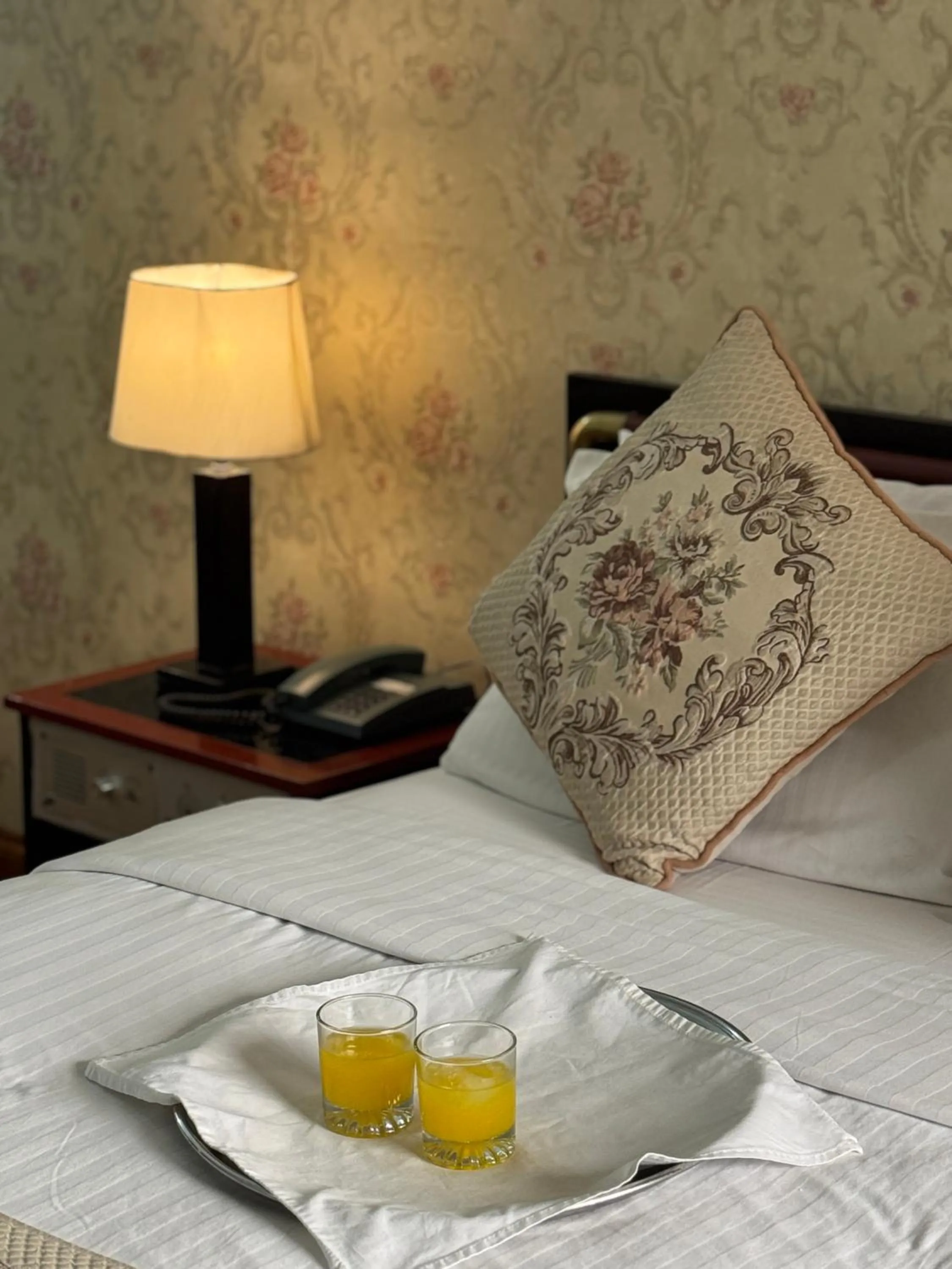 Food and drinks, Bed in Hotel de Papae