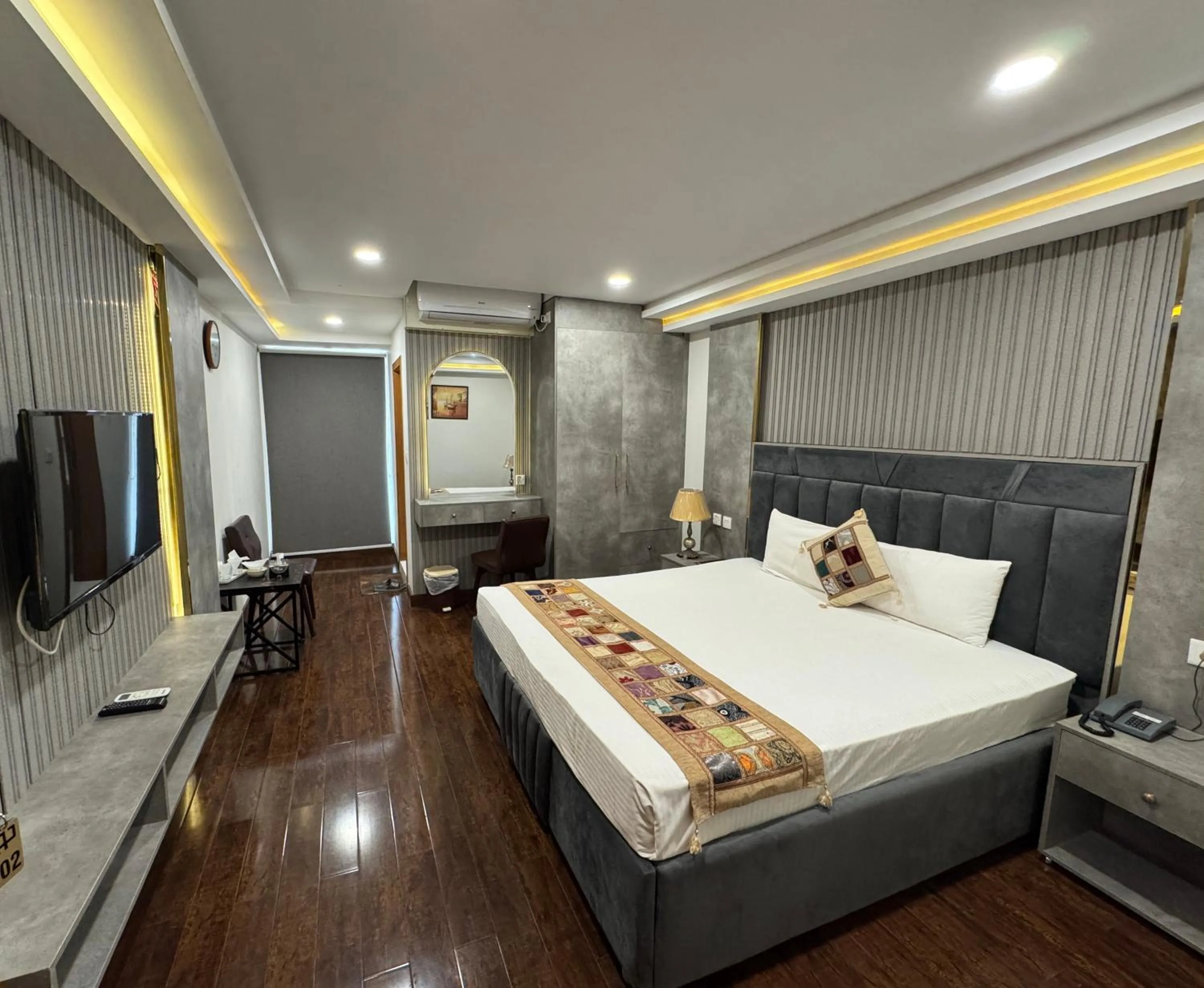 TV and multimedia, Bed in Hotel de Papae