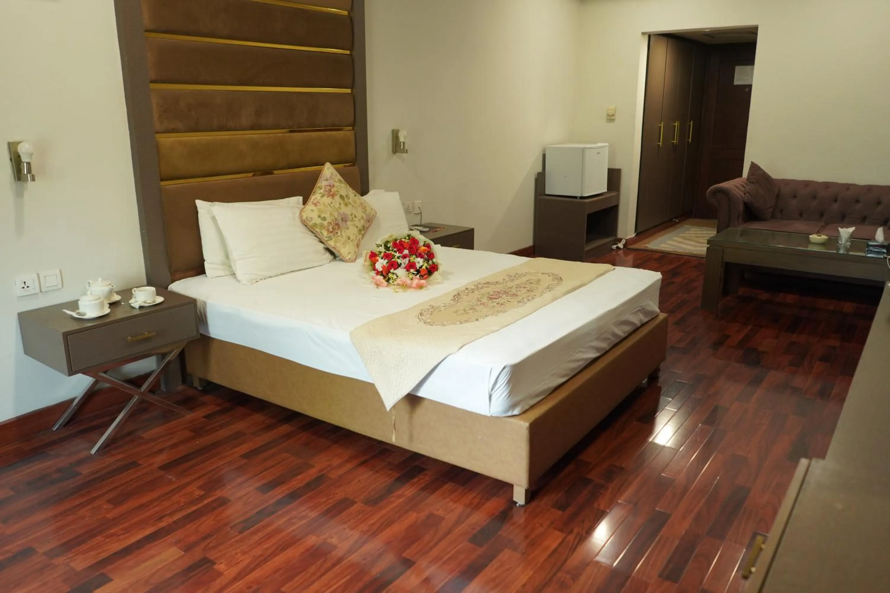 Seating area, Bed in Hotel de Papae