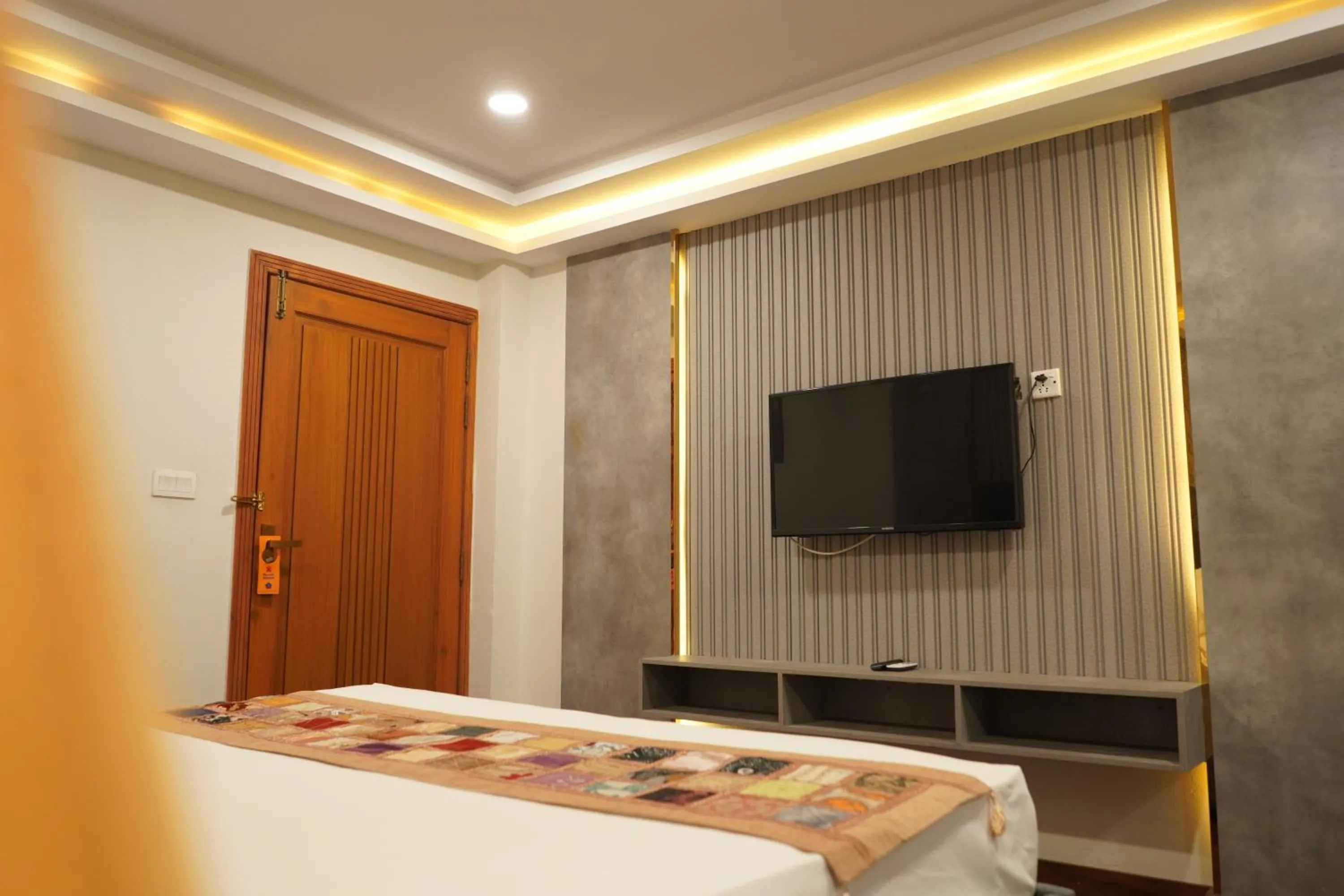 TV and multimedia, Bed in Hotel de Papae