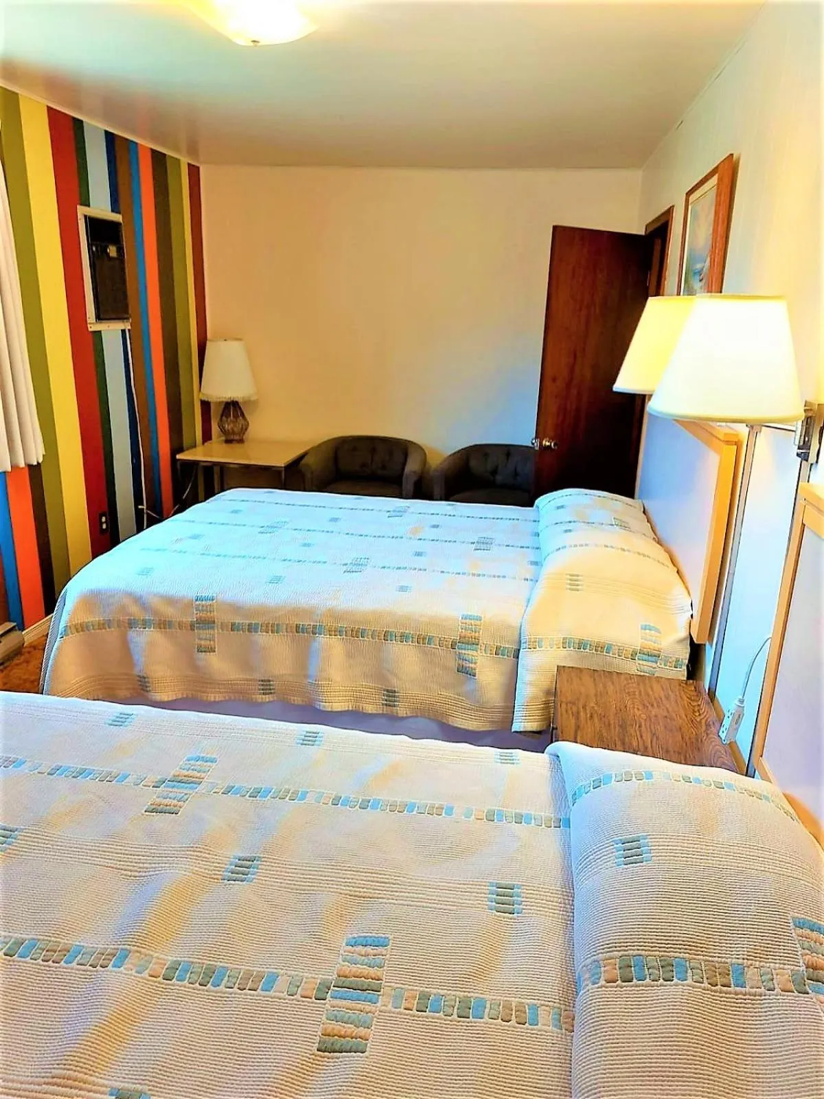 Bed in Red Top Motor Inn