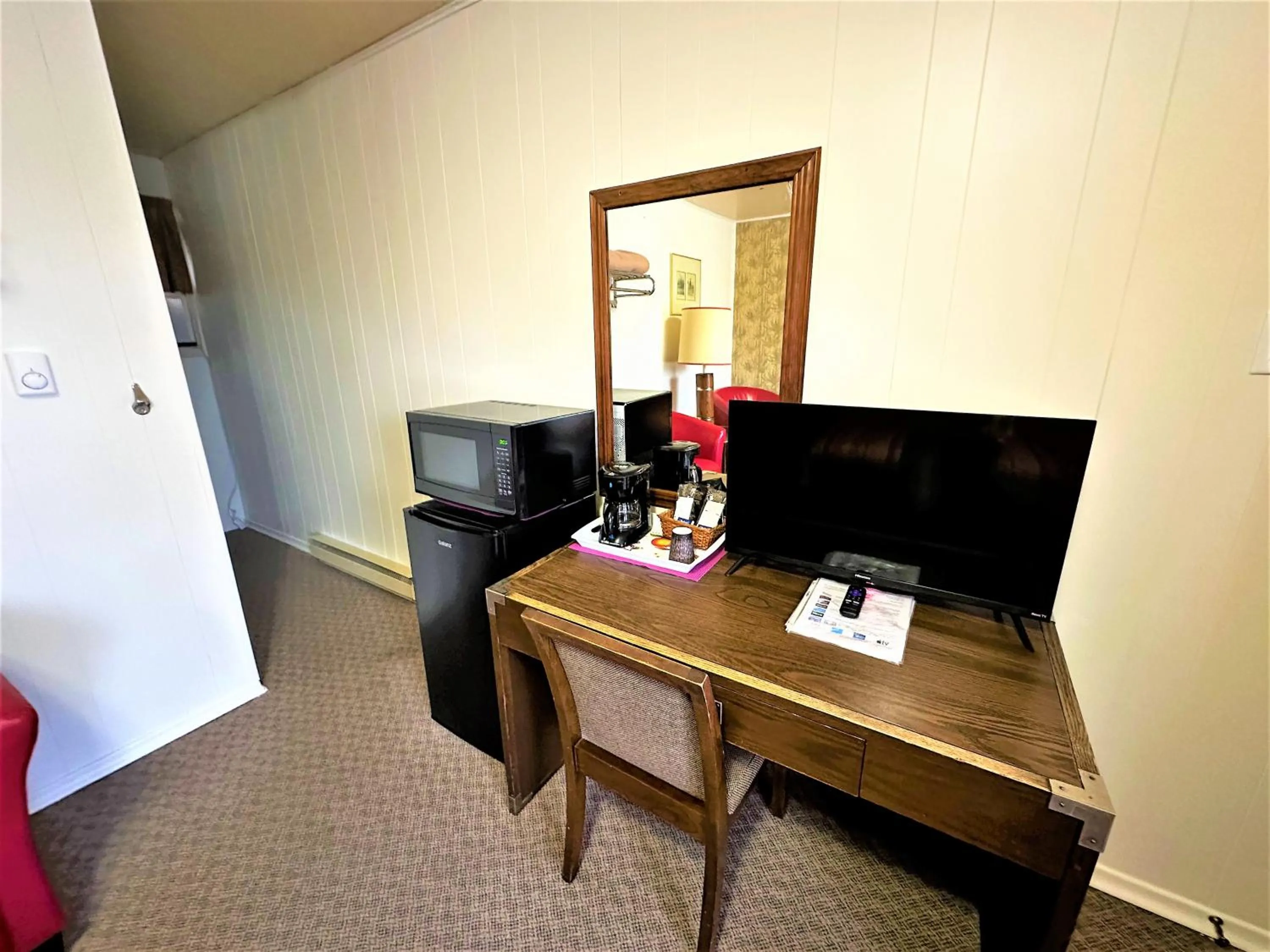 TV and multimedia in Red Top Motor Inn