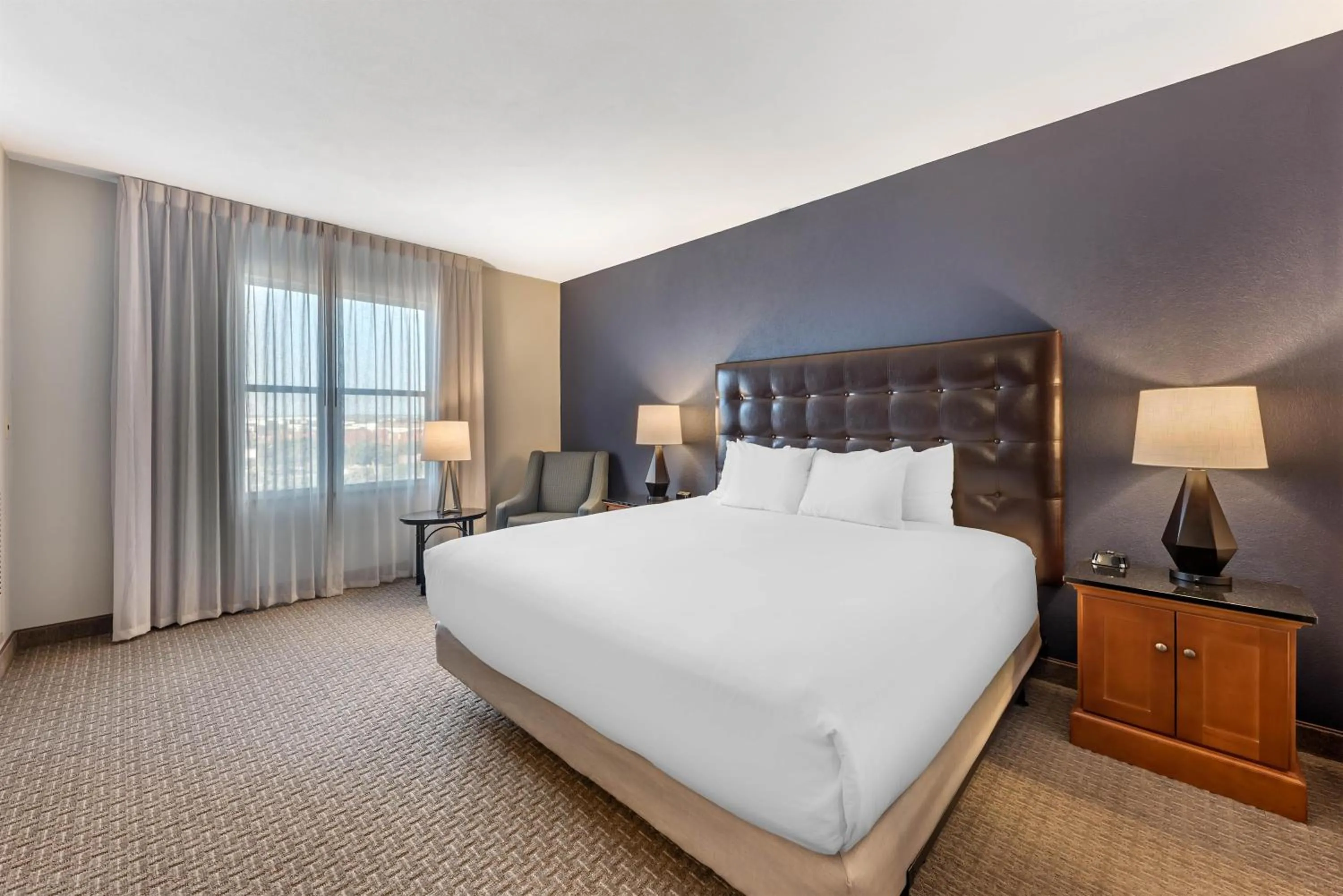 Bedroom, Bed in Drury Plaza Hotel San Antonio North Stone Oak