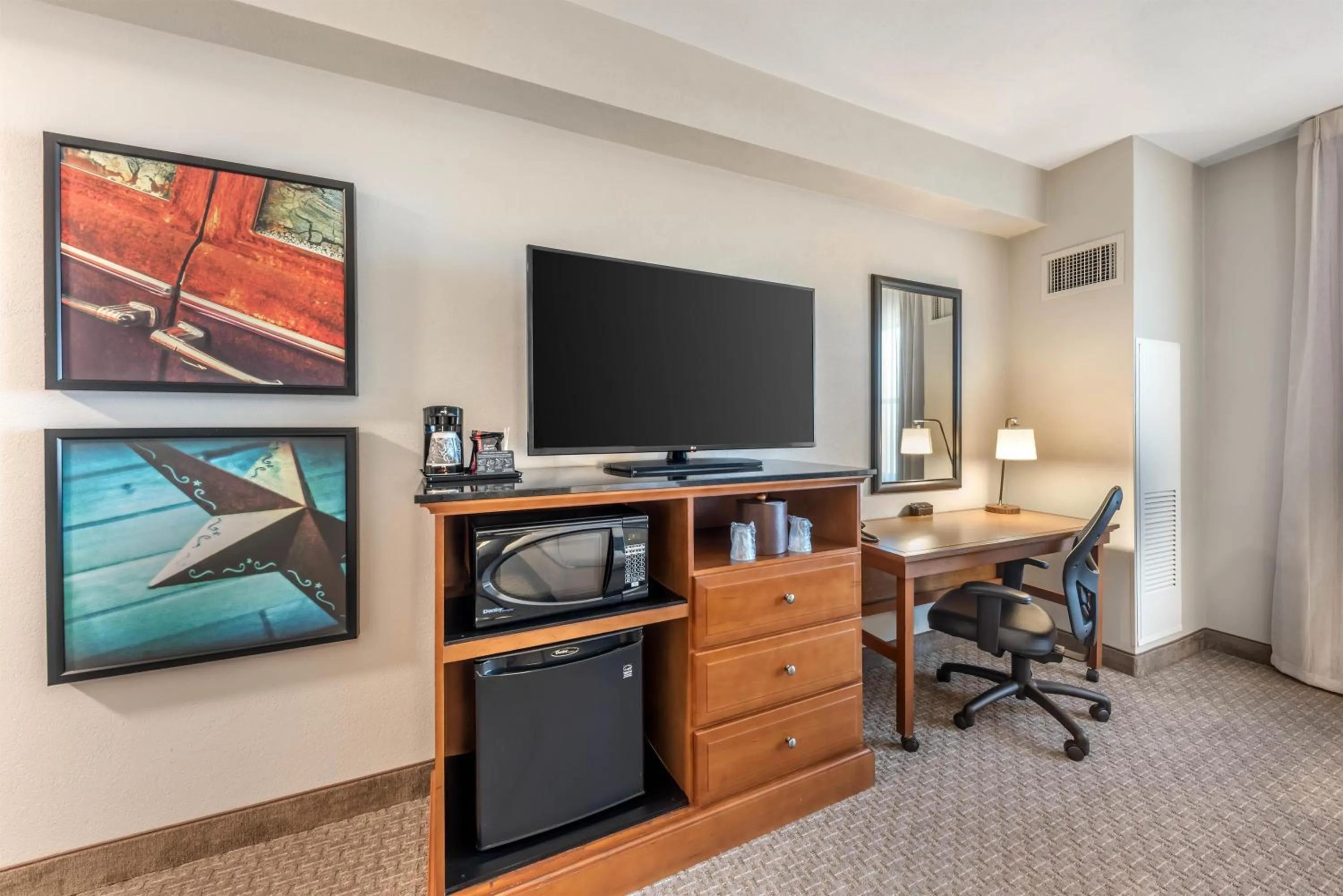 Bedroom in Drury Plaza Hotel San Antonio North Stone Oak