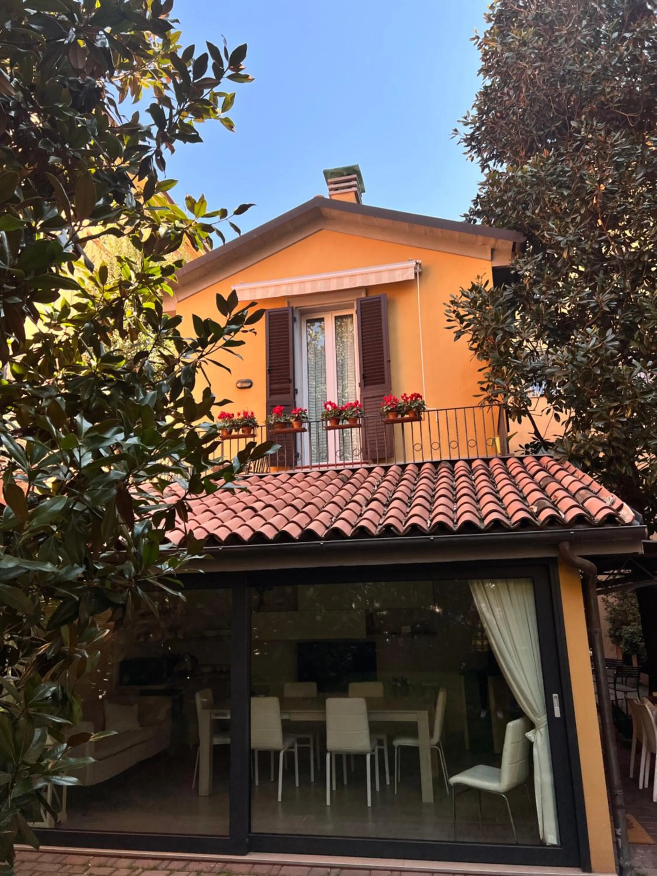 Property building in La Magnolia B&B