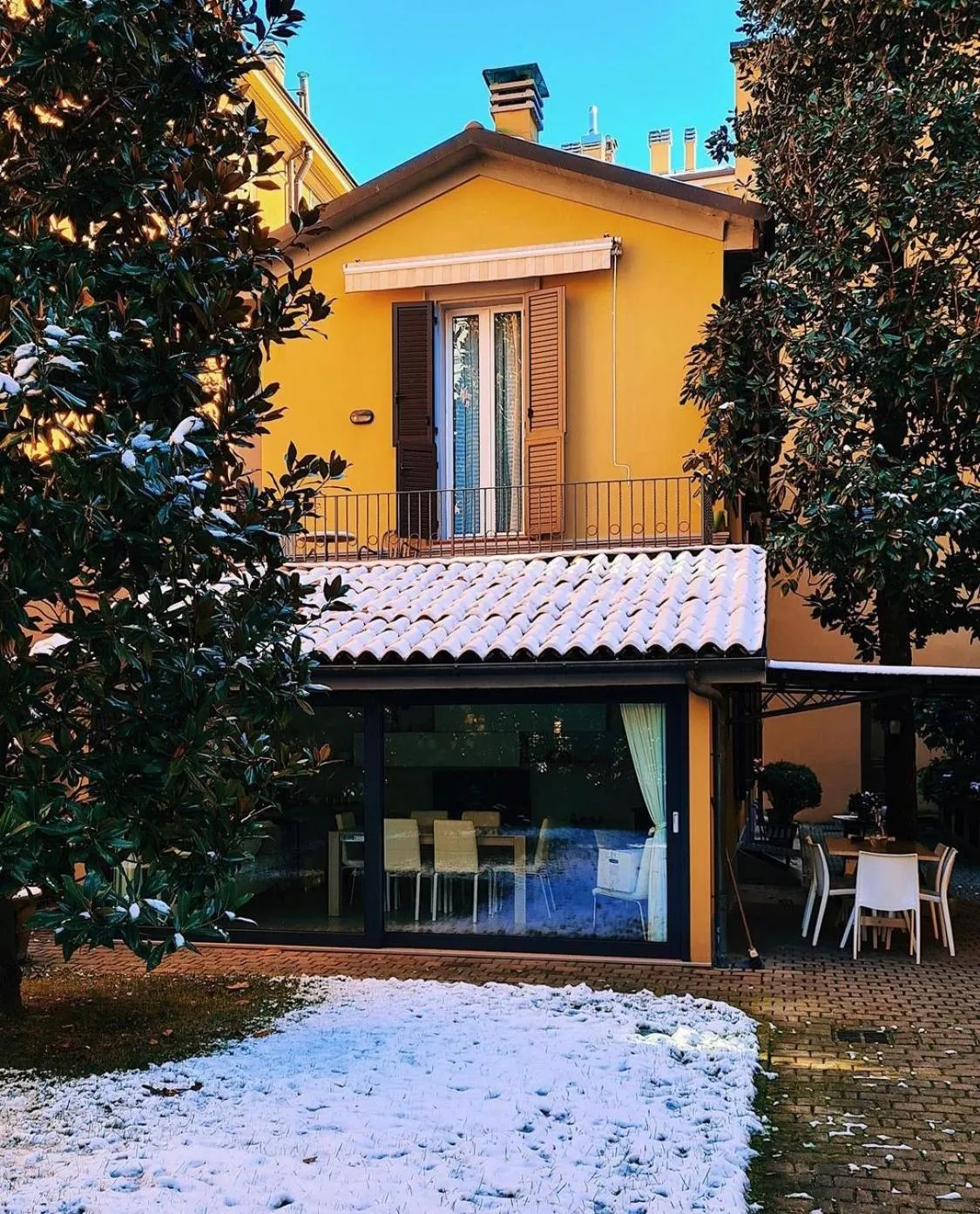 Property building in La Magnolia B&B