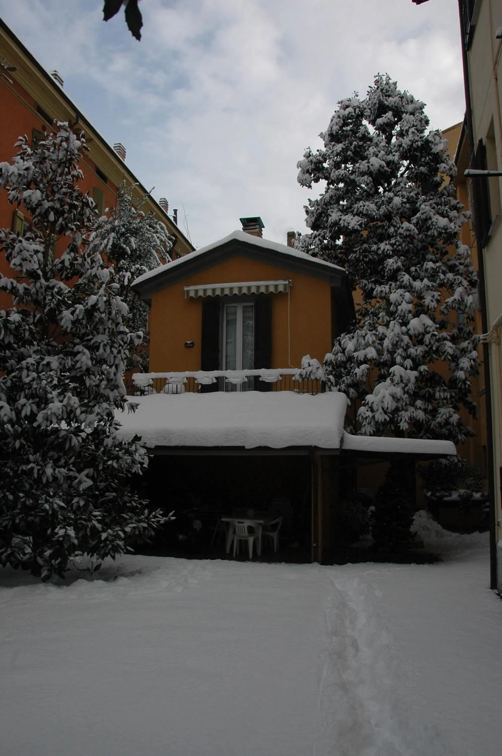 Property building in La Magnolia B&B