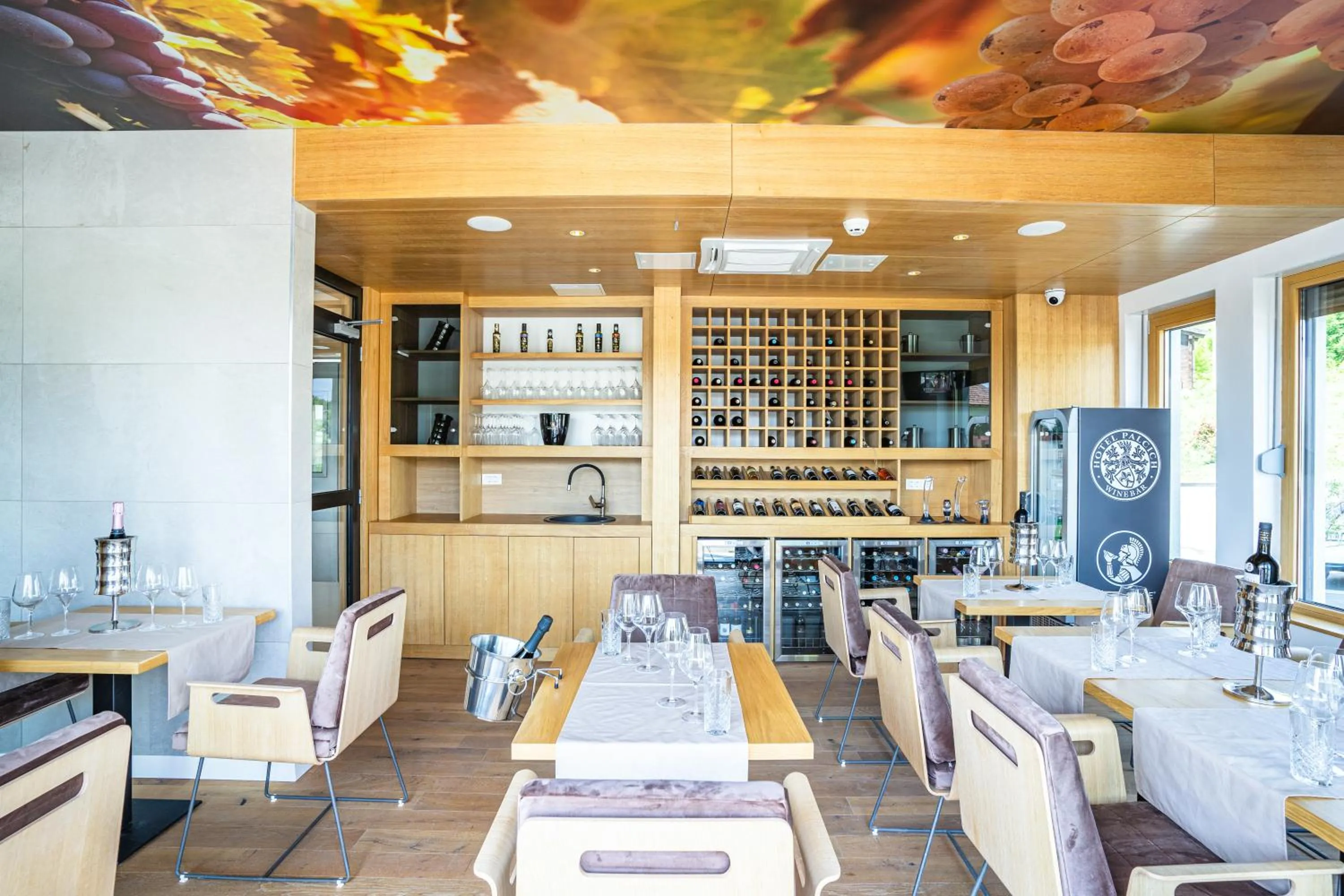 Lounge or bar in Hotel Palcich Plitvice