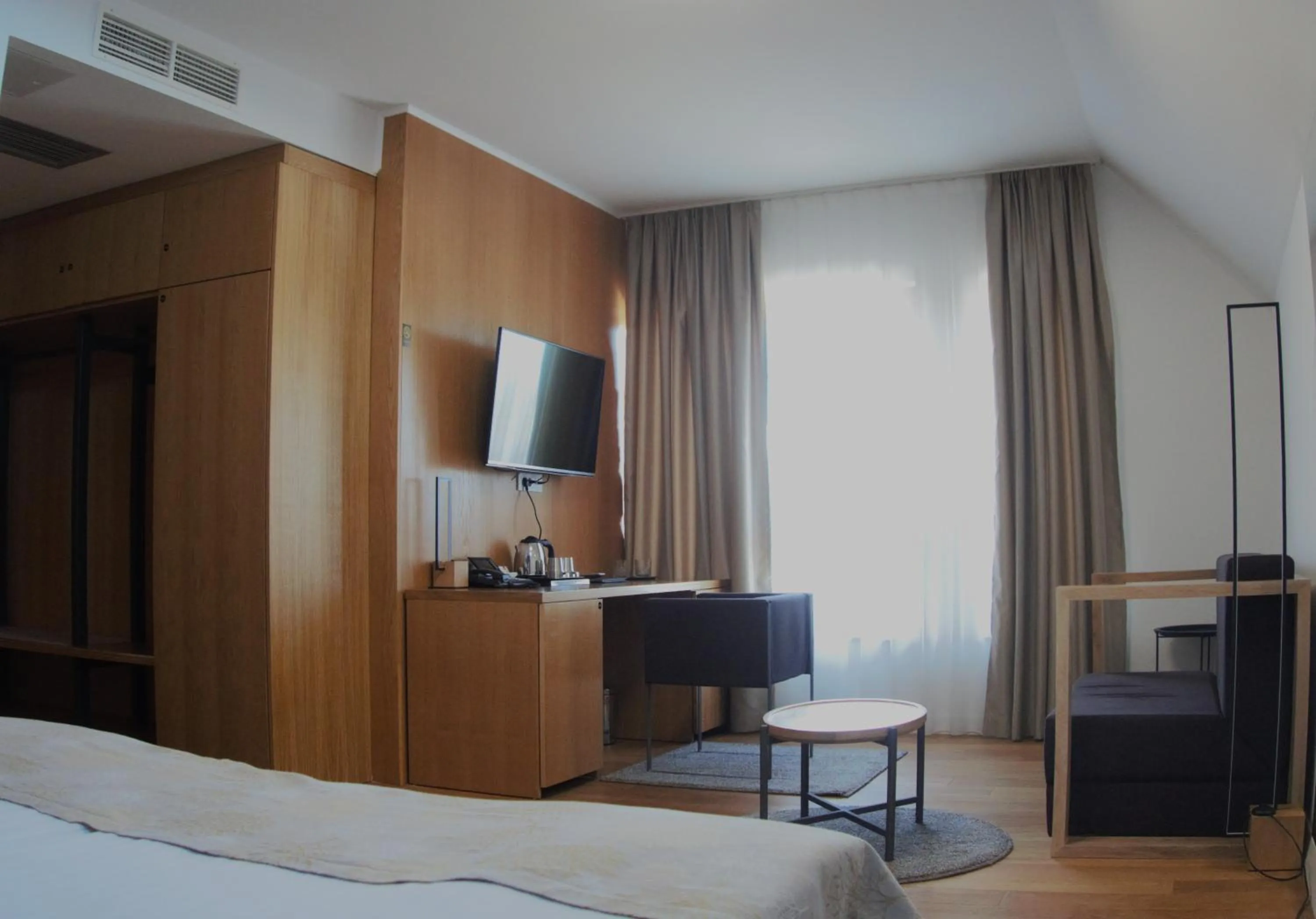 Quiet street view, Bed in Hotel Palcich Plitvice