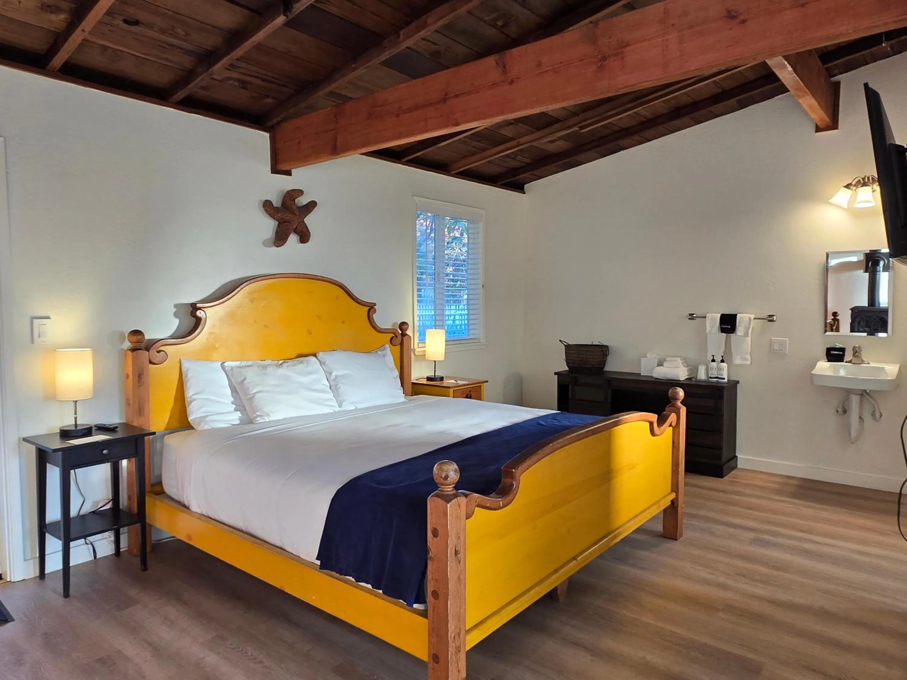 Bedroom, Bed in Inn at Schoolhouse Creek