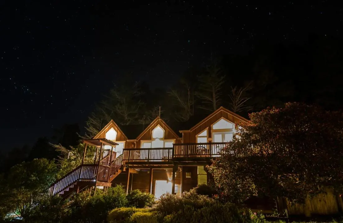 Property building in Inn at Schoolhouse Creek