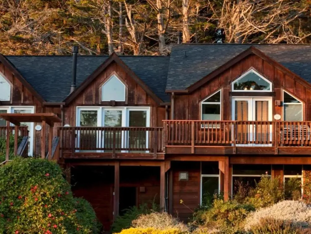 Property building in Inn at Schoolhouse Creek
