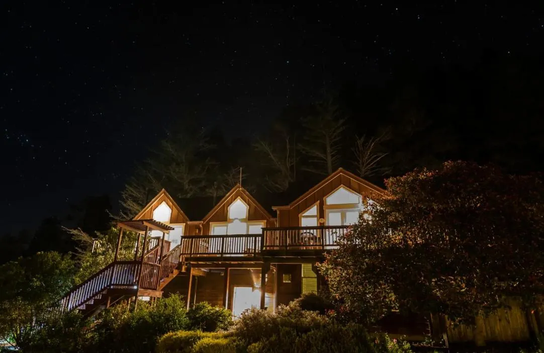 Property building in Inn at Schoolhouse Creek