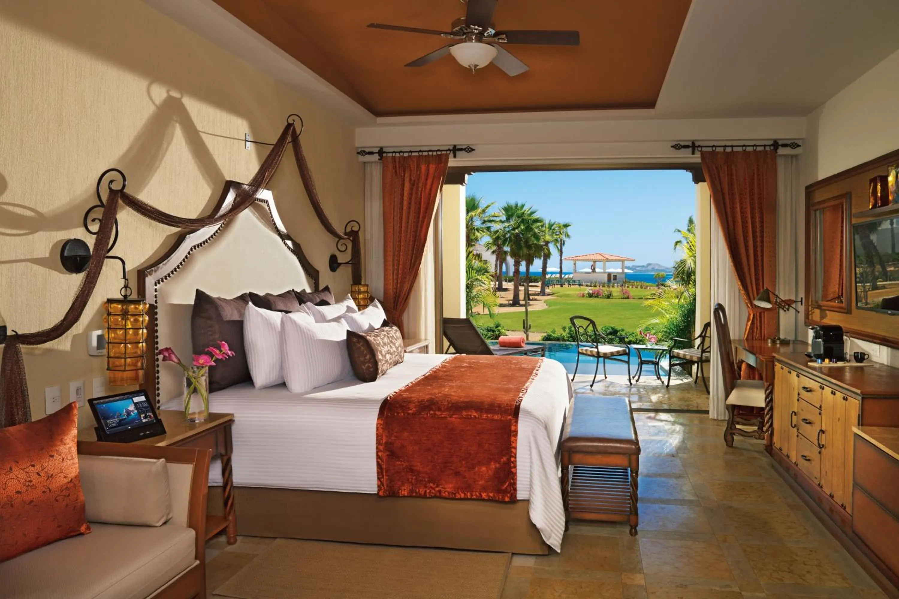Bed in Secrets Puerto Los Cabos Golf & Spa18+