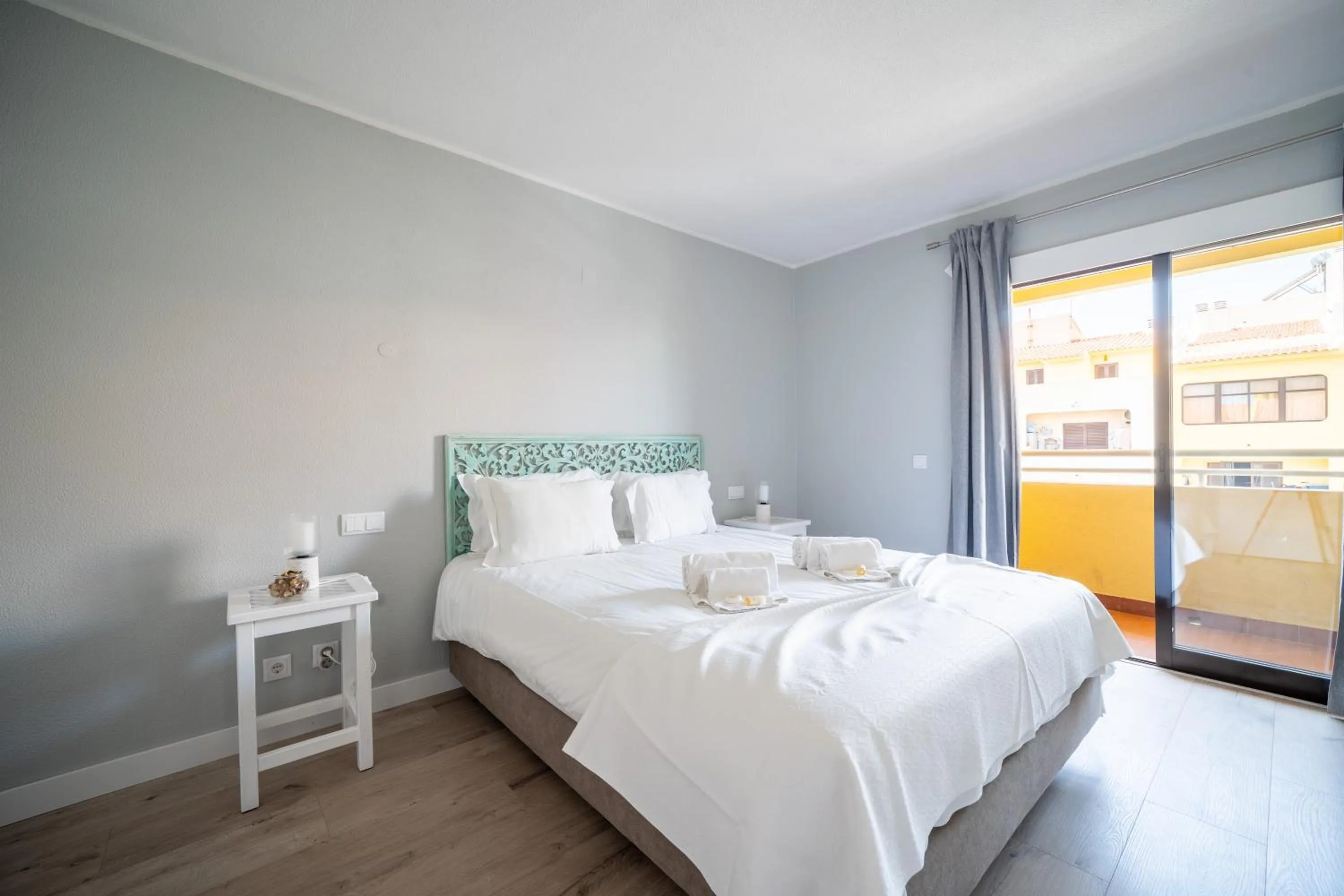 Bedroom, Bed in Bellavista Avenida By BeGuest