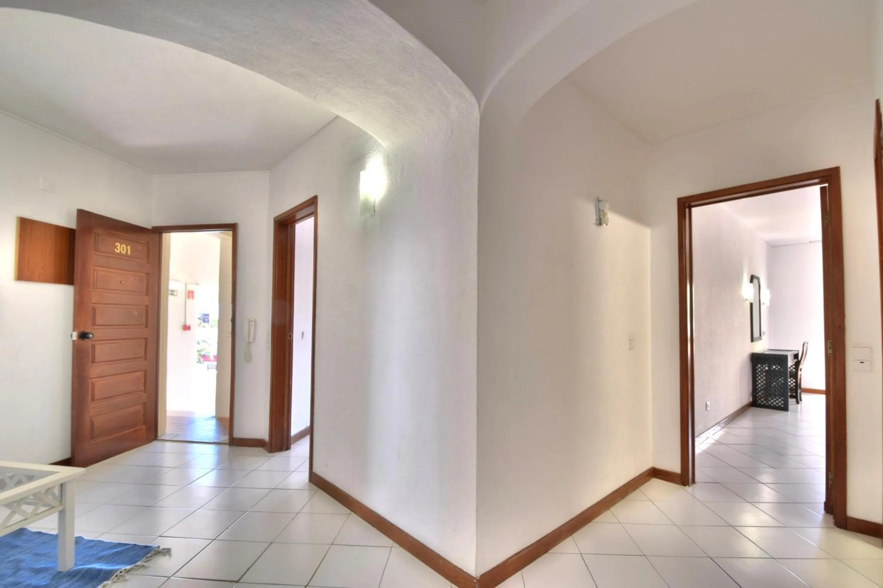 Facade/entrance in Bellavista Avenida By BeGuest