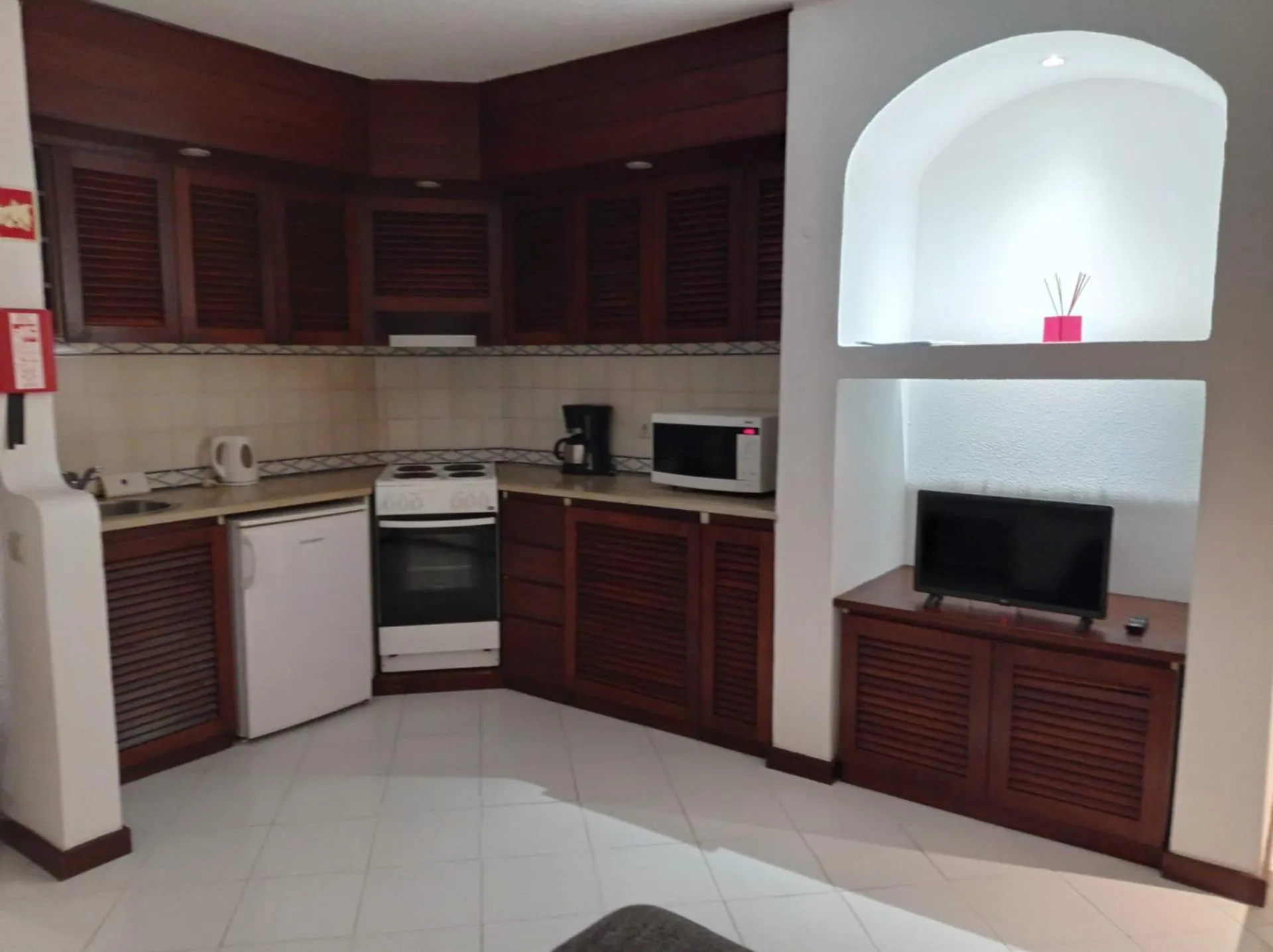 Kitchen or kitchenette in Bellavista Avenida By BeGuest