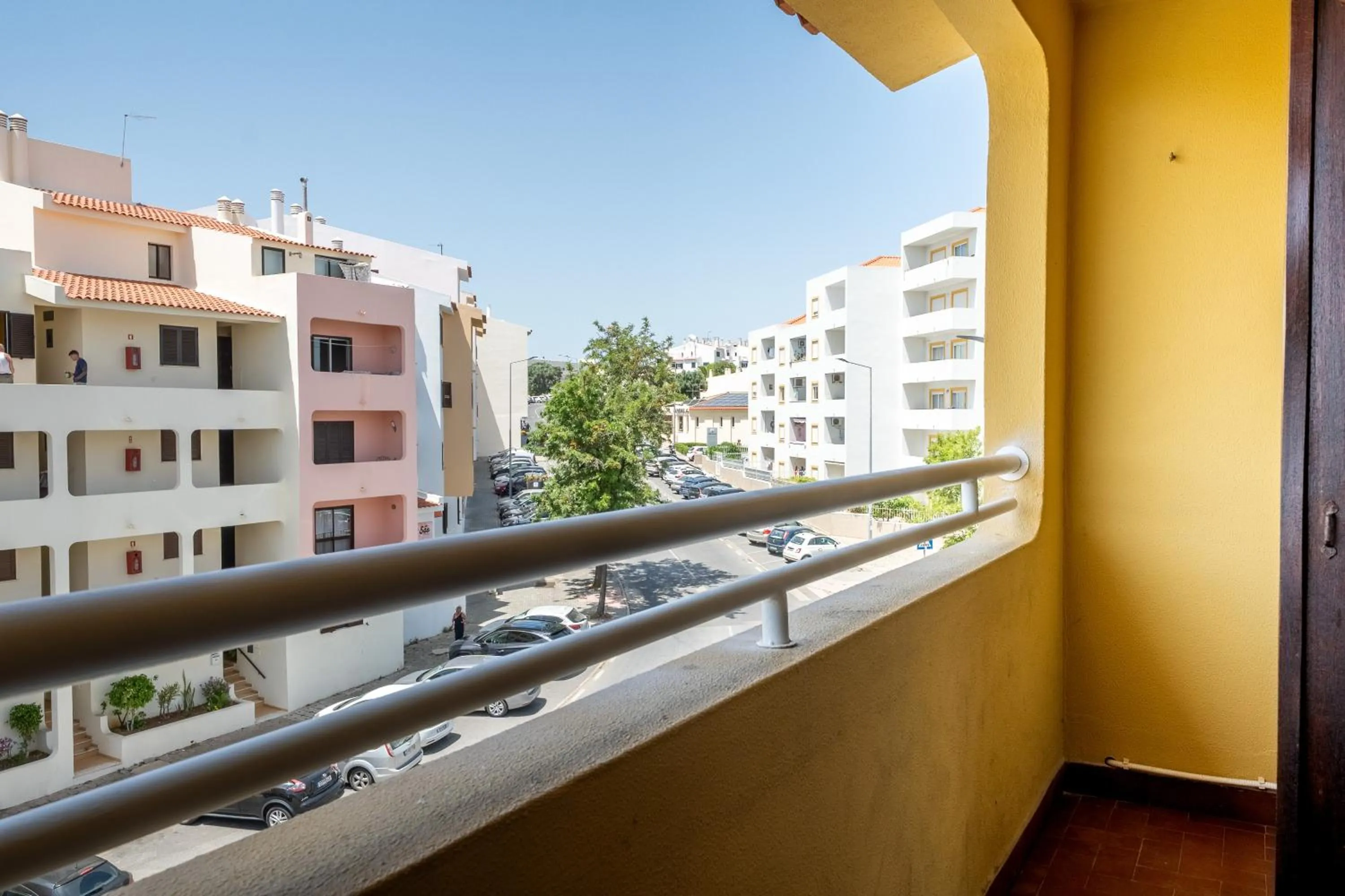 Neighbourhood in Bellavista Avenida By BeGuest