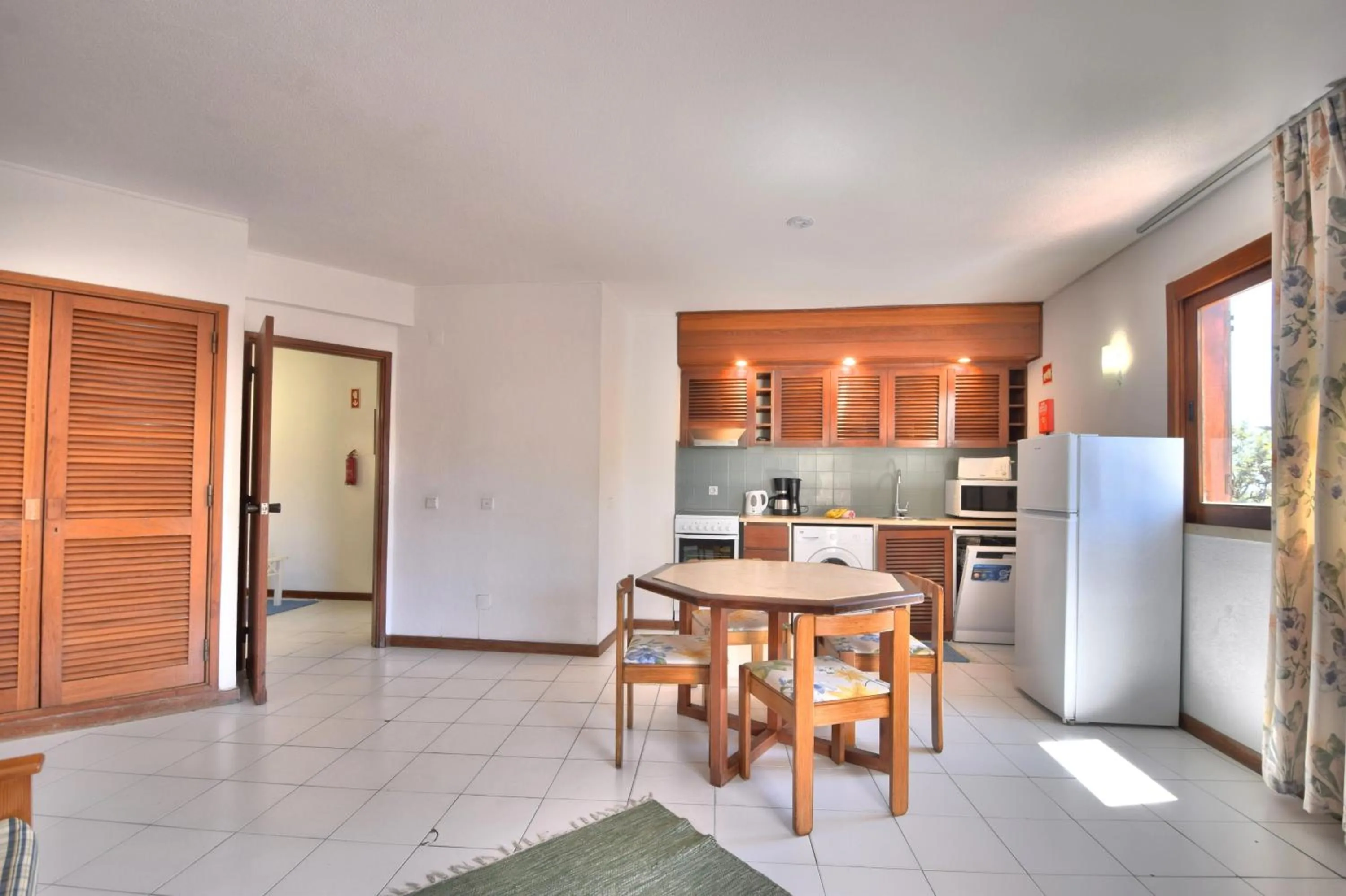 Kitchen or kitchenette in Bellavista Avenida By BeGuest