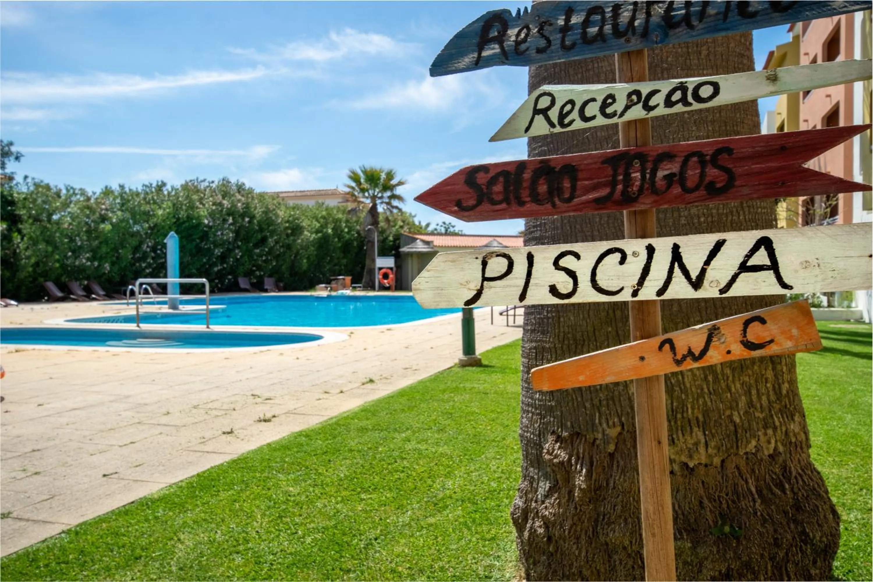 Property building in Bellavista Avenida By BeGuest