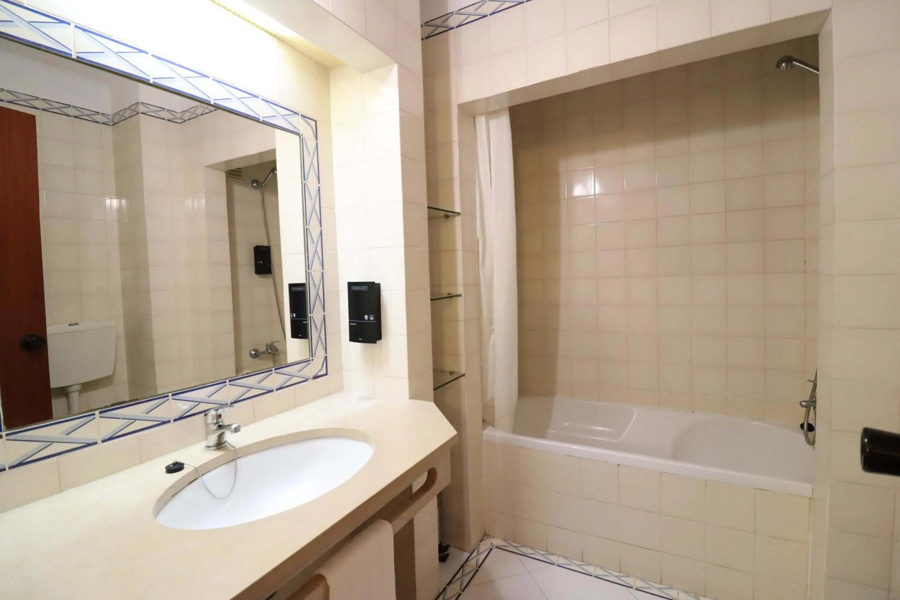 Toilet in Bellavista Avenida By BeGuest