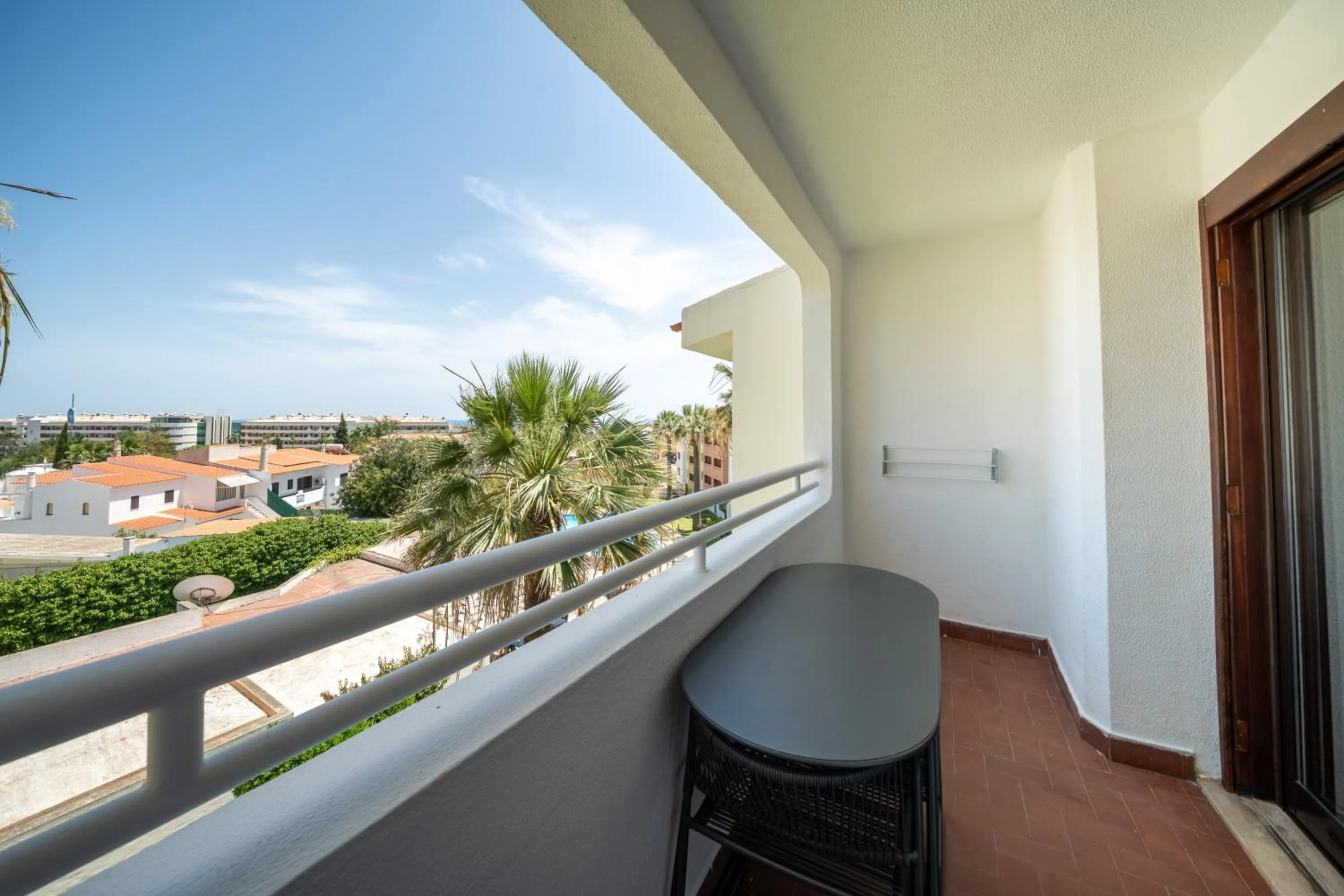 Balcony/Terrace in Bellavista Avenida By BeGuest