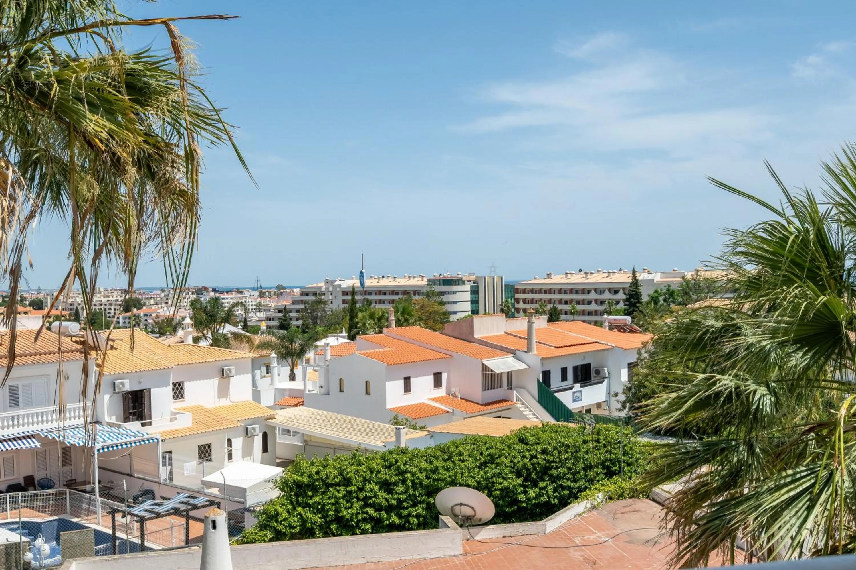 City view in Bellavista Avenida By BeGuest