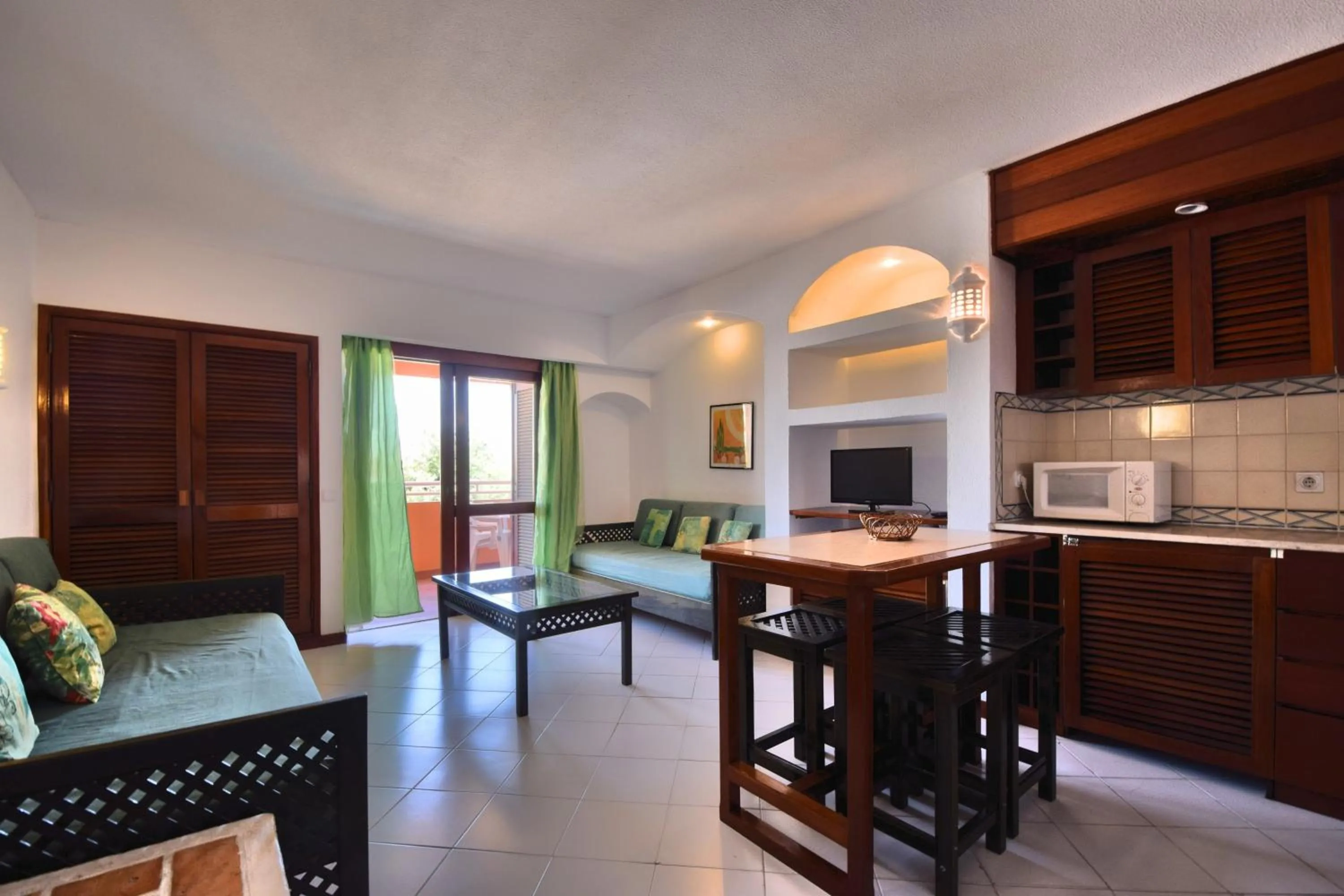 Kitchen or kitchenette in Bellavista Avenida By BeGuest