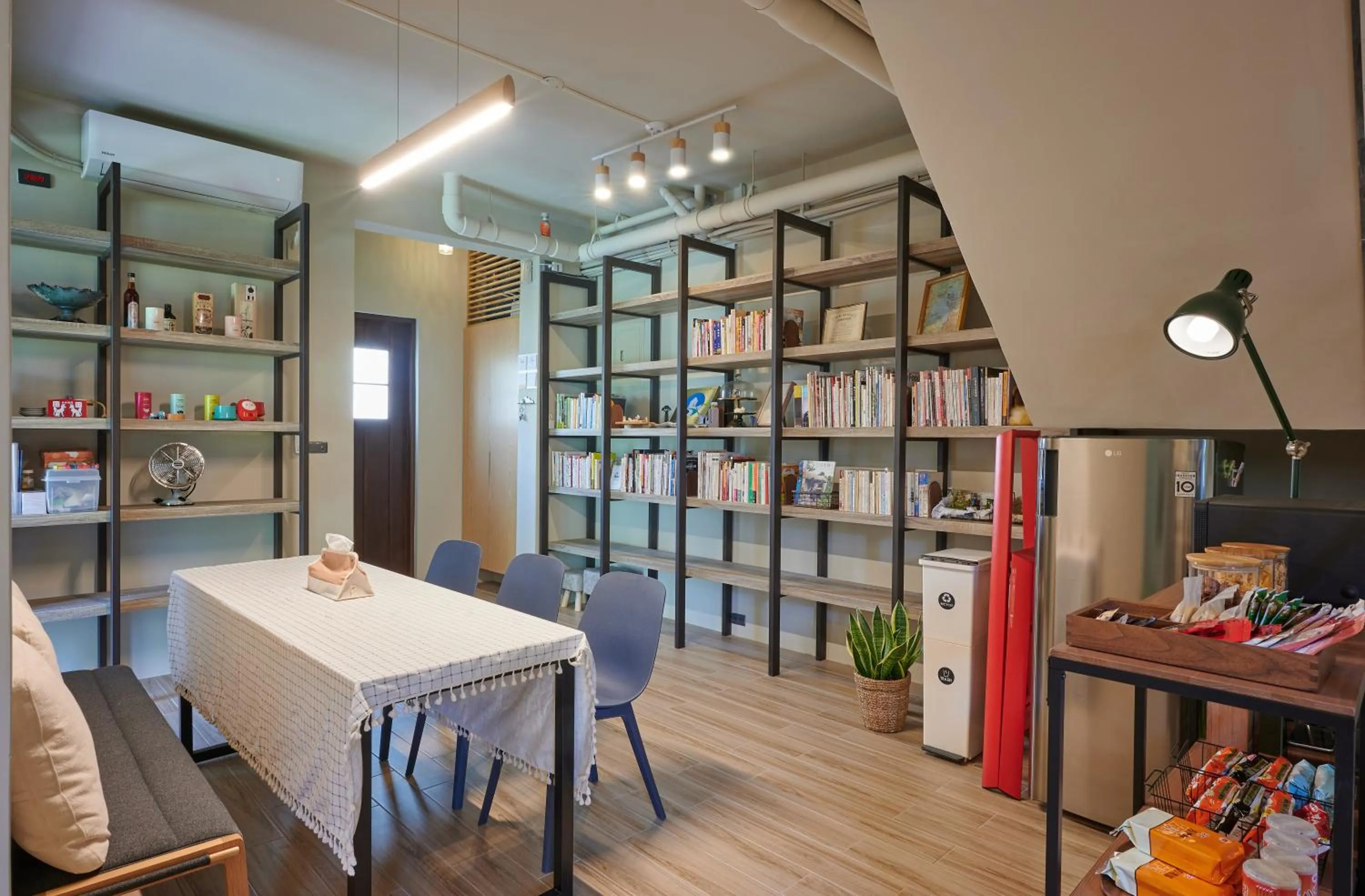 Dining area in Travel 345