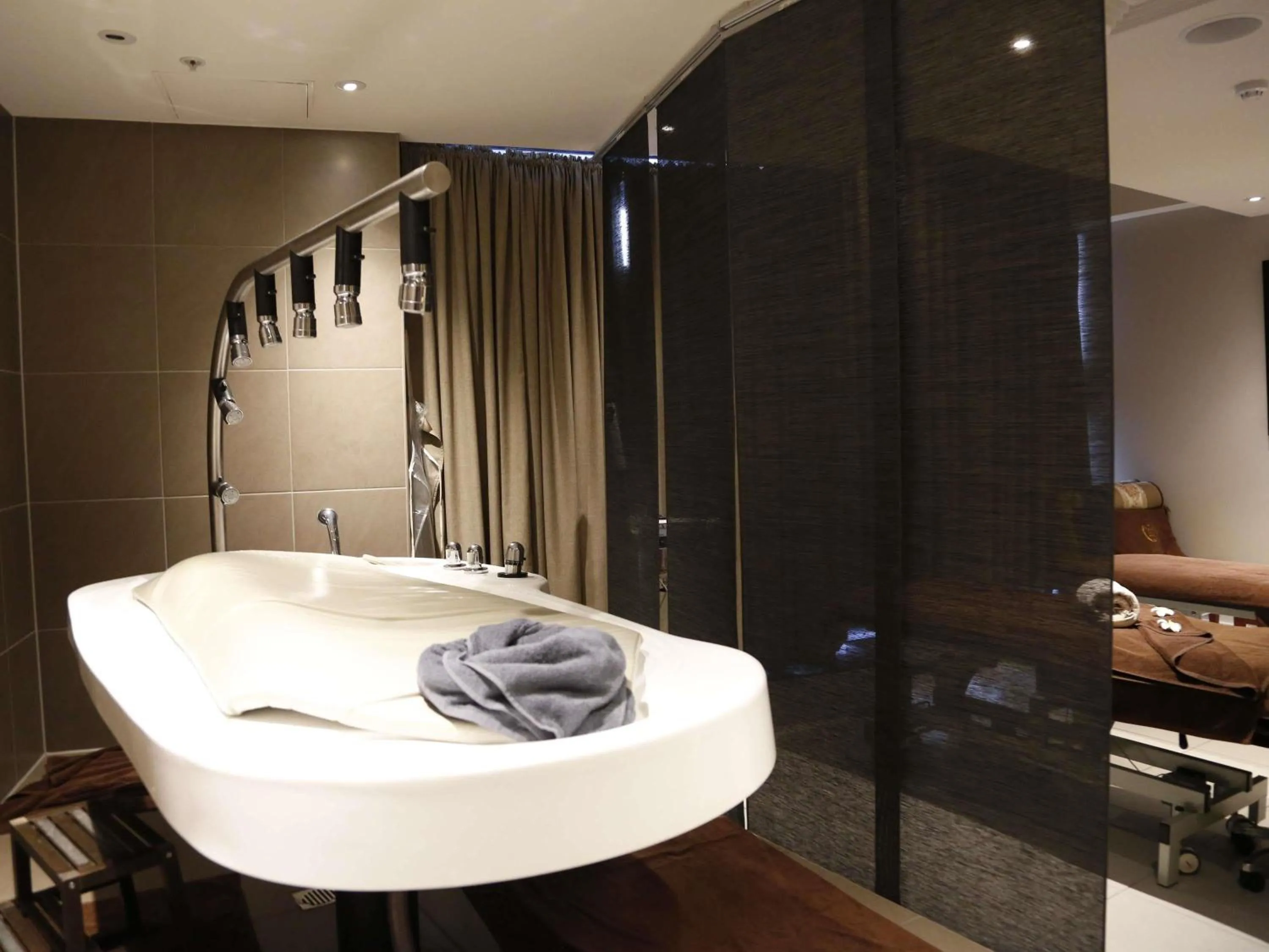 Spa and wellness centre/facilities in The Sebel Melbourne Docklands Hotel